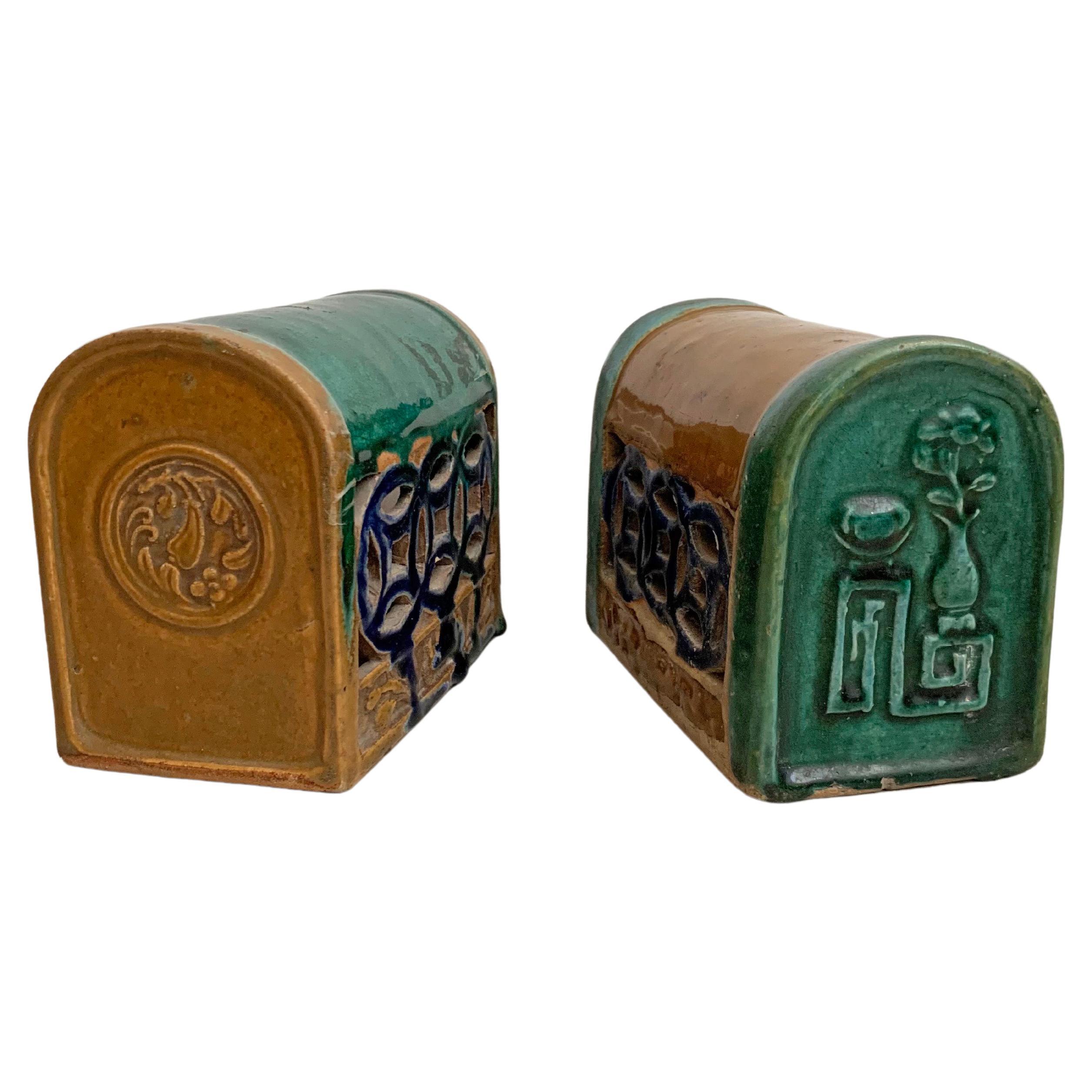 Antiguo Reposacabezas Chino de Cerámica "Almohada de Opio", Principios del Siglo XX, Pareja