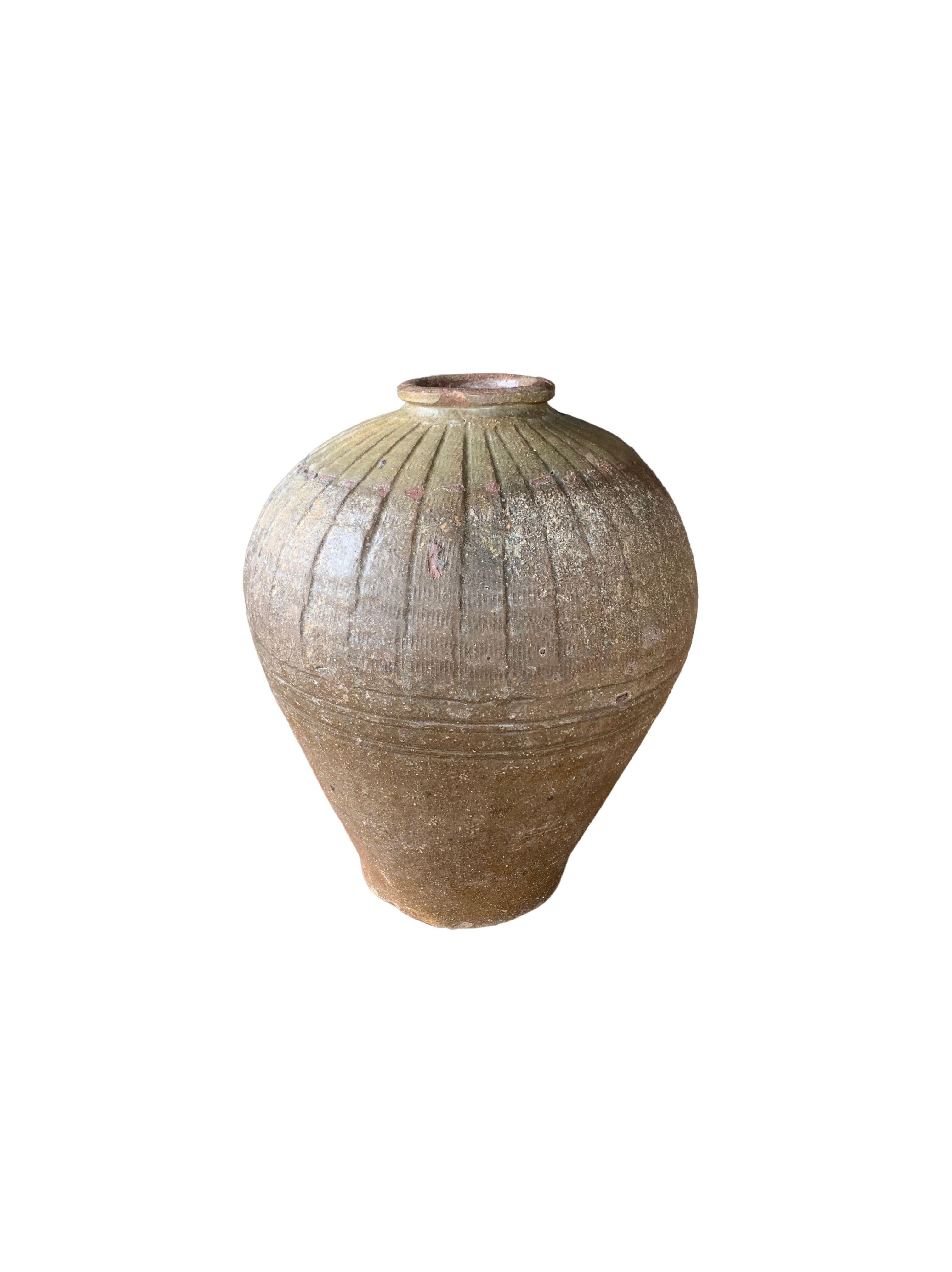 Antique Chinese Ceramic Pickling Jar Jade Green, c. 1900 In Good Condition For Sale In Jimbaran, Bali