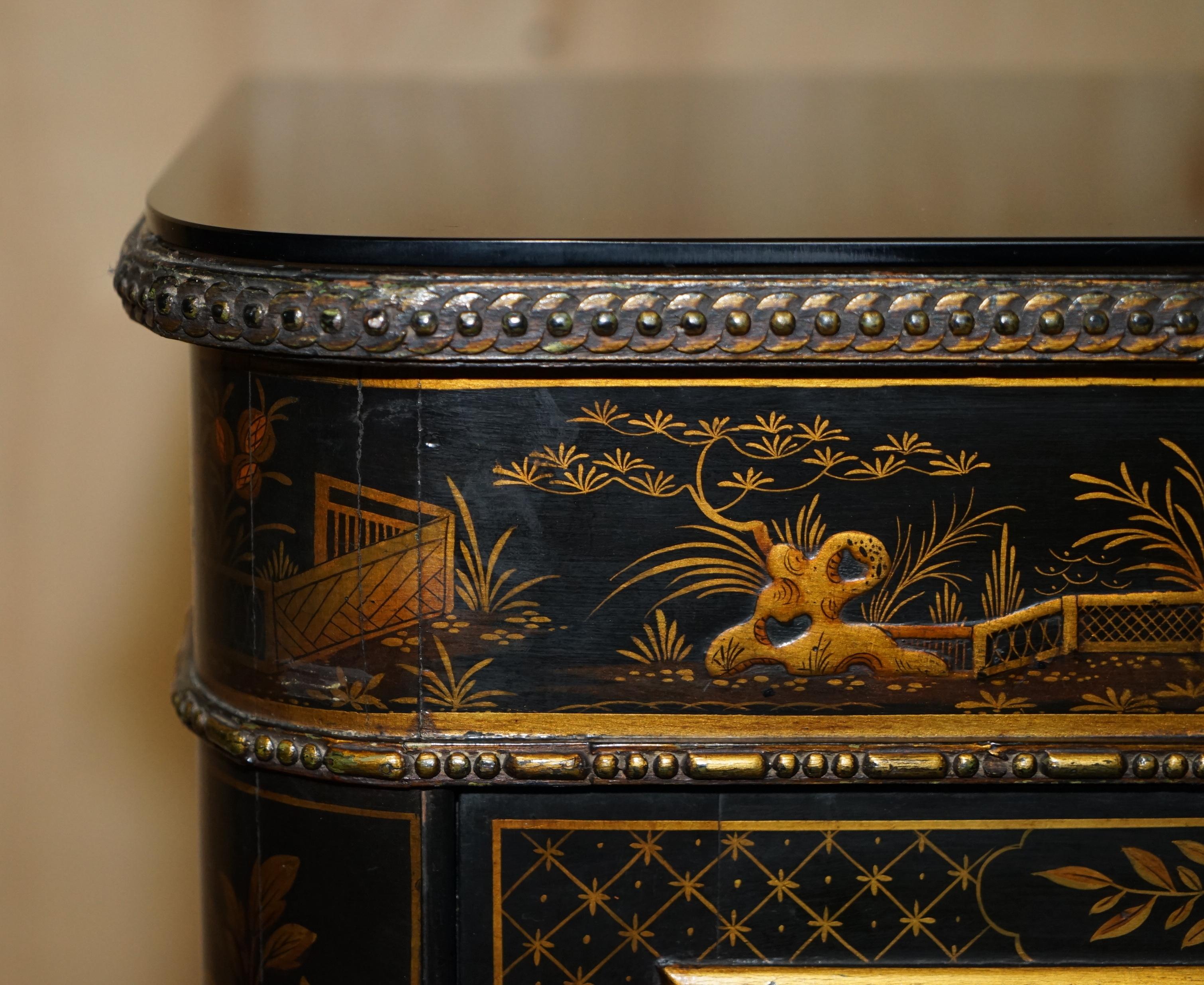 Early 20th Century Antique Chinese chinoiserie Black Lacquered Giltwood Drinks Cabinet Cabriole Leg