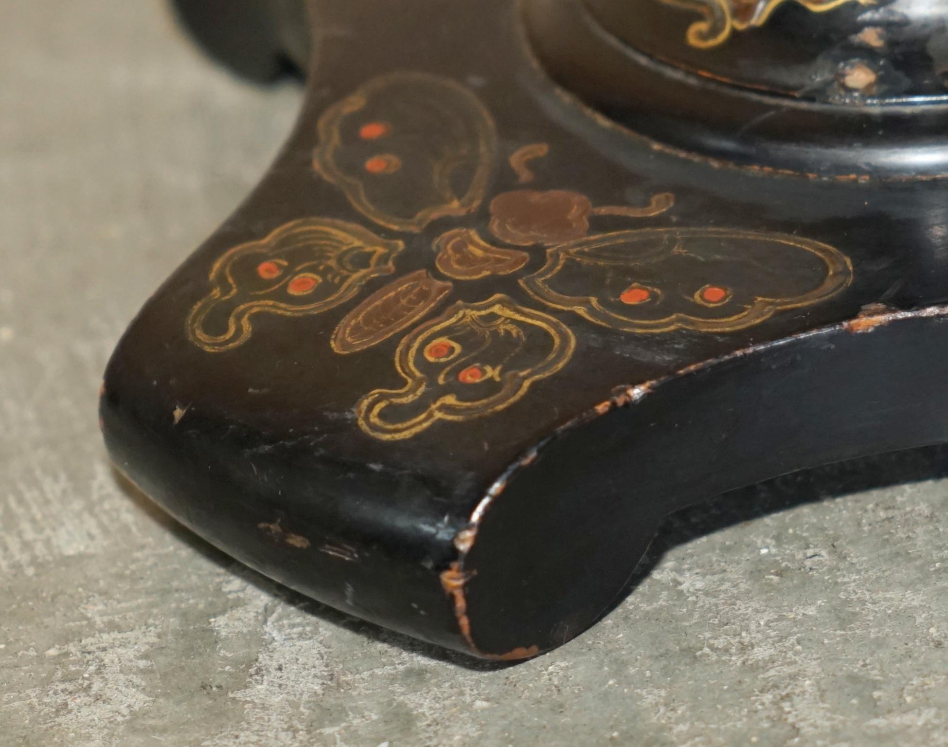 ANTIQUE CHINESE CHINOISERIE LACQUERED & HAND PAiNTED SIDE END LAMP WINE TABLE For Sale 3