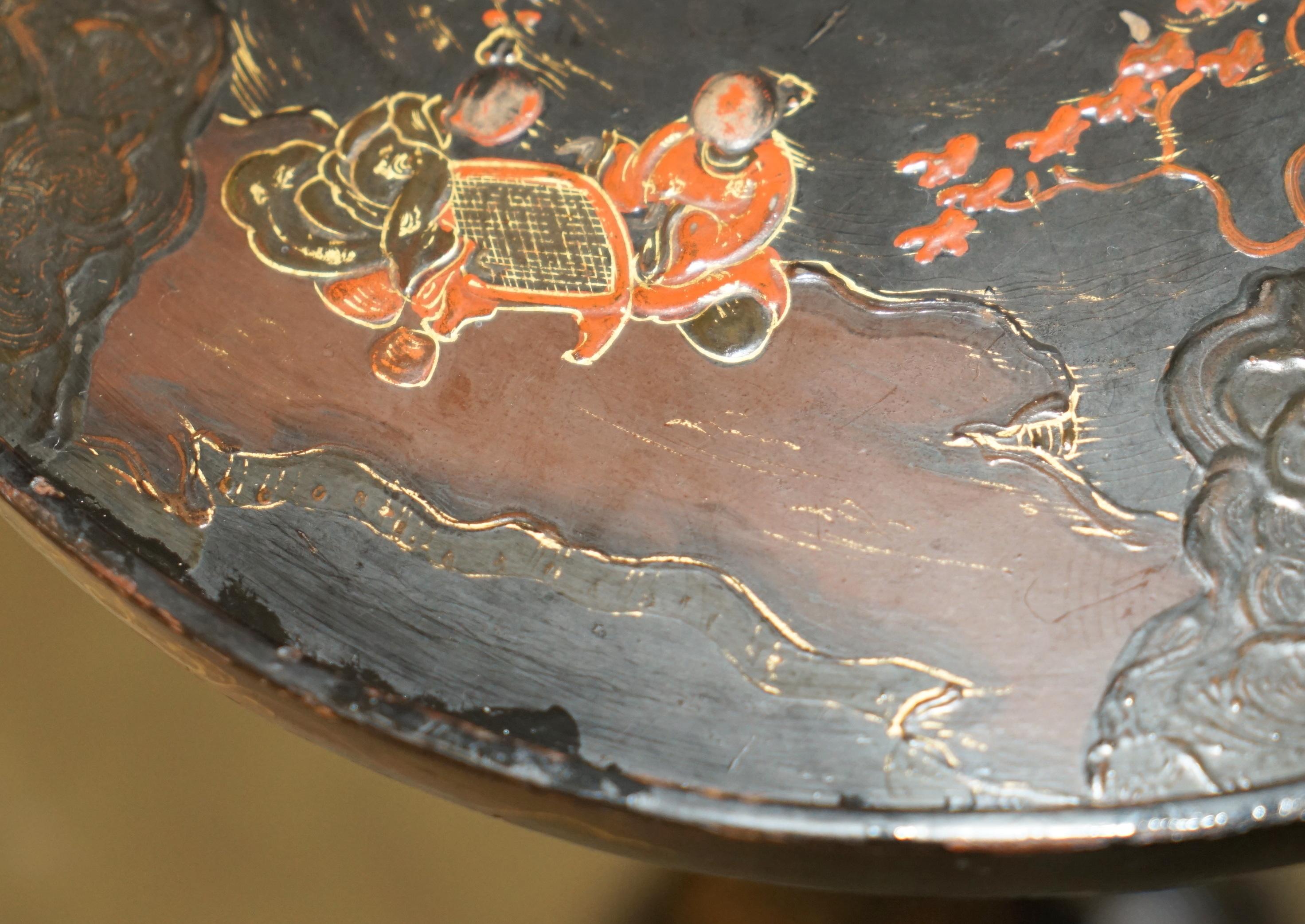 ANTIQUE CHINESE CHINOISERIE LACQUERED & HAND PAiNTED SIDE END LAMP WINE TABLE For Sale 10