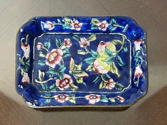 Antike chinesische Vide-Poche im Chinoiserie-Stil mit vielfarbiger Emaille