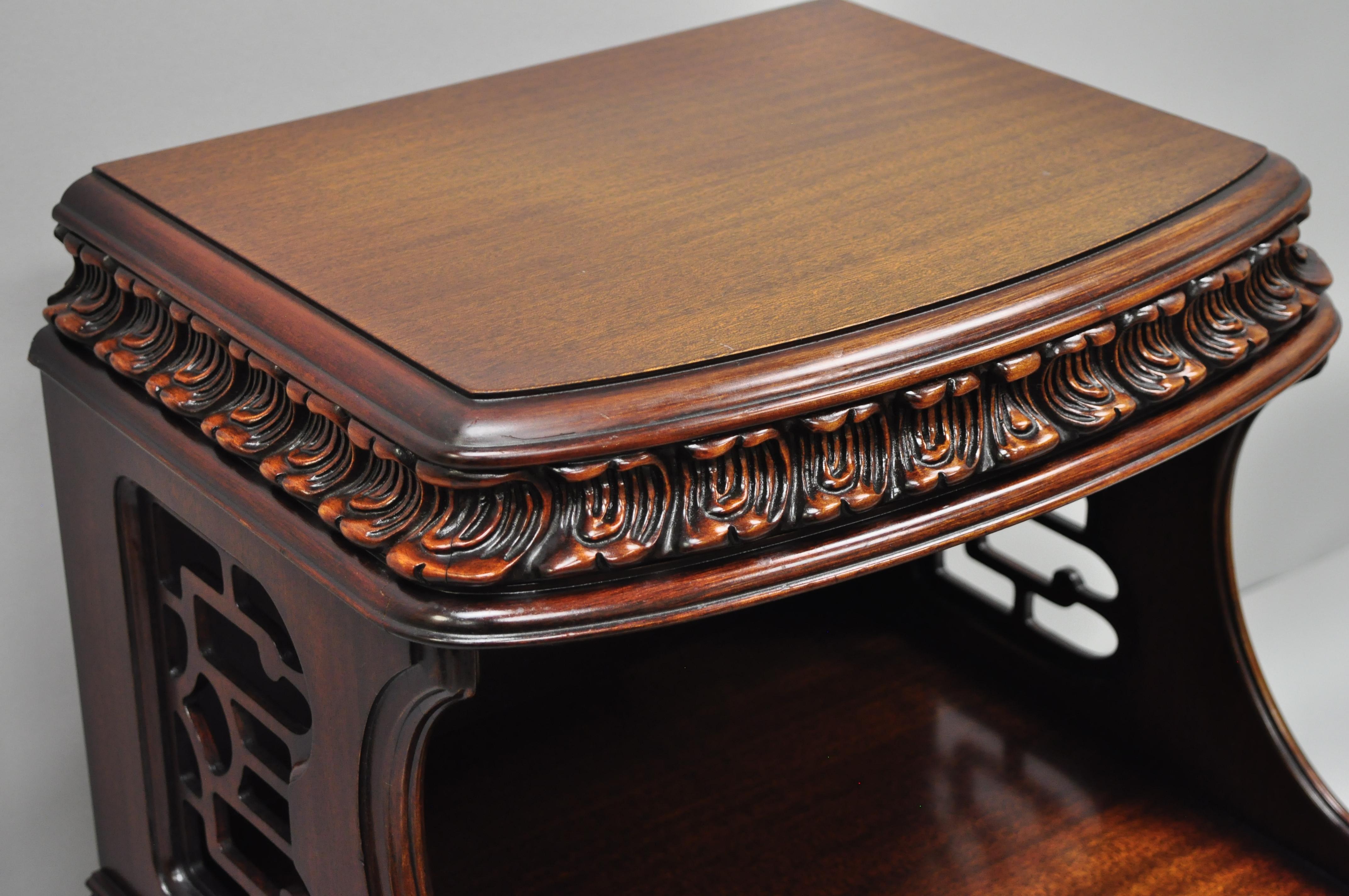 Antique Chinese Chippendale Flame Mahogany Step Down Nightstand Side Table In Good Condition In Philadelphia, PA