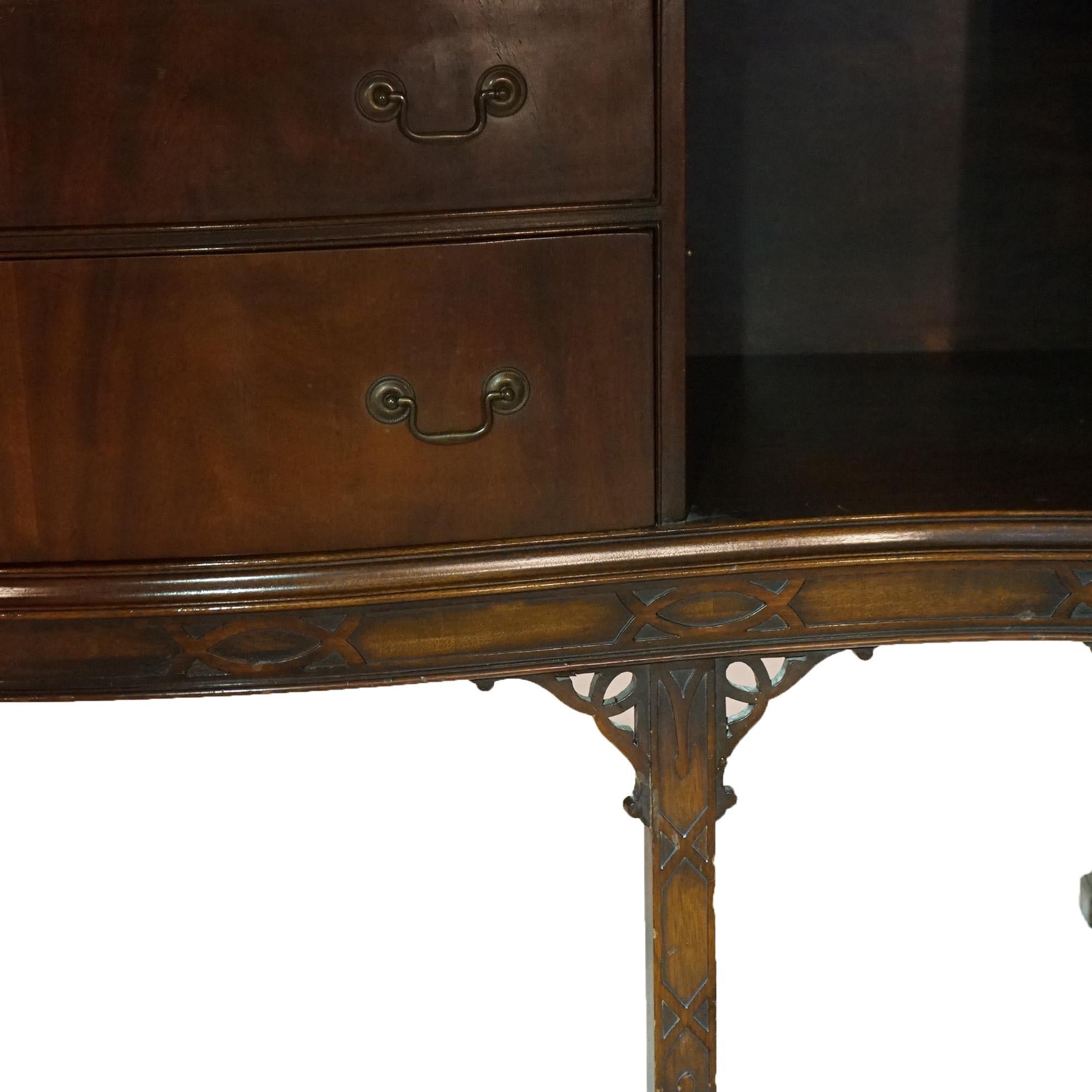 Antica credenza cinese Chippendale in mogano con mensole reticolate C1930 in vendita 3