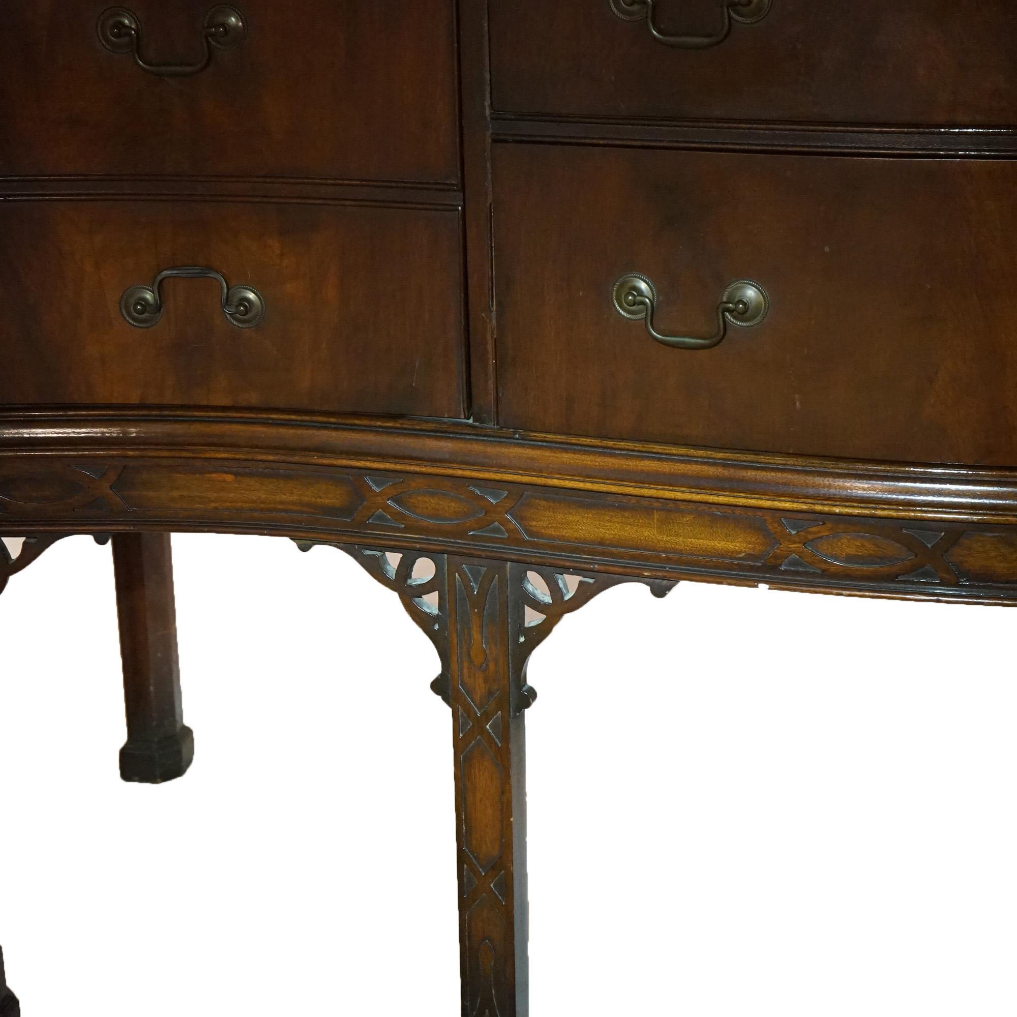 Antica credenza cinese Chippendale in mogano con mensole reticolate C1930 in vendita 4