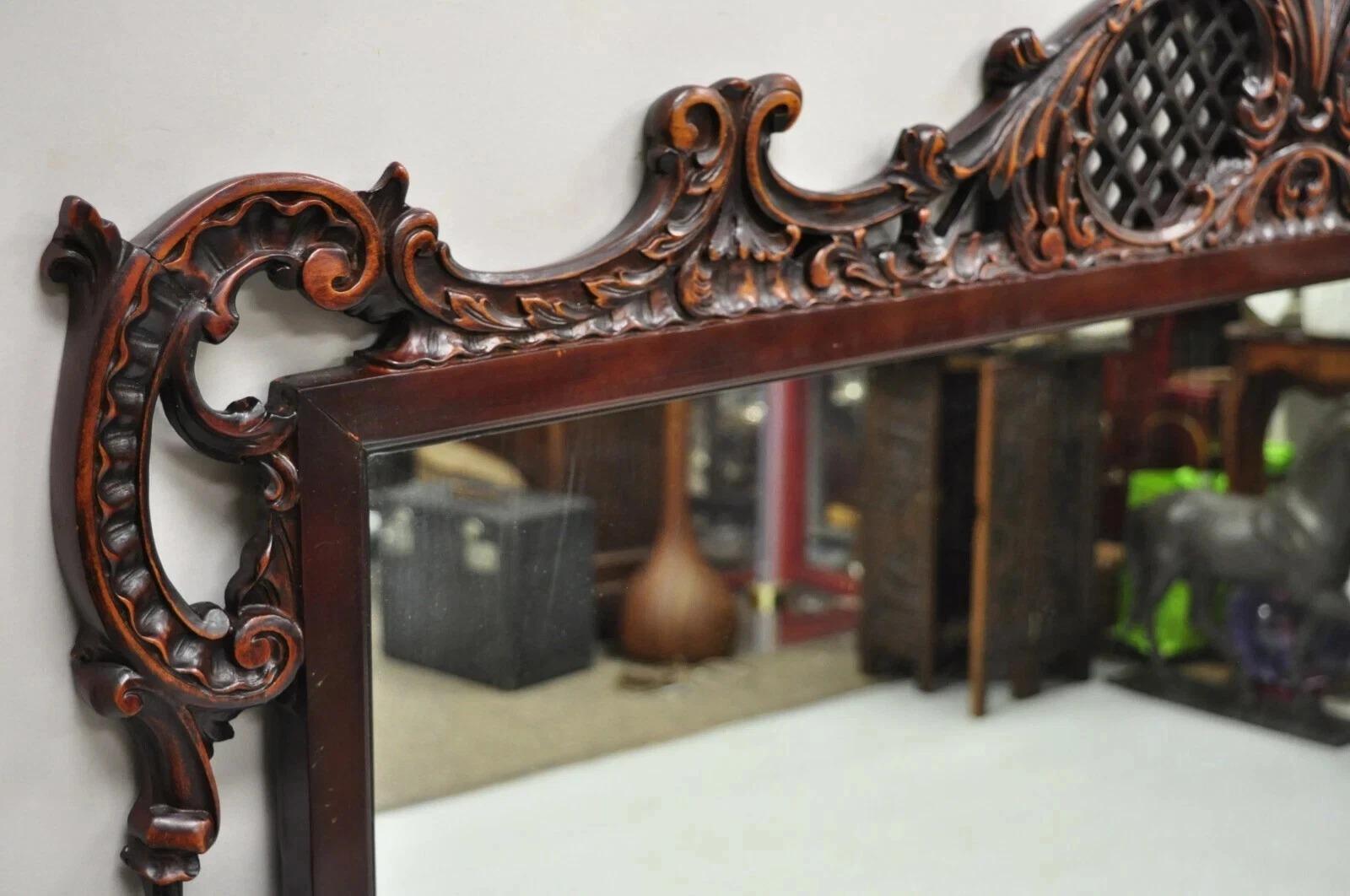 Antike chinesische Chippendale-Stil Laubsägearbeiten geschnitzt Mahagoni große Wand-Spiegel (Chinese Chippendale) im Angebot