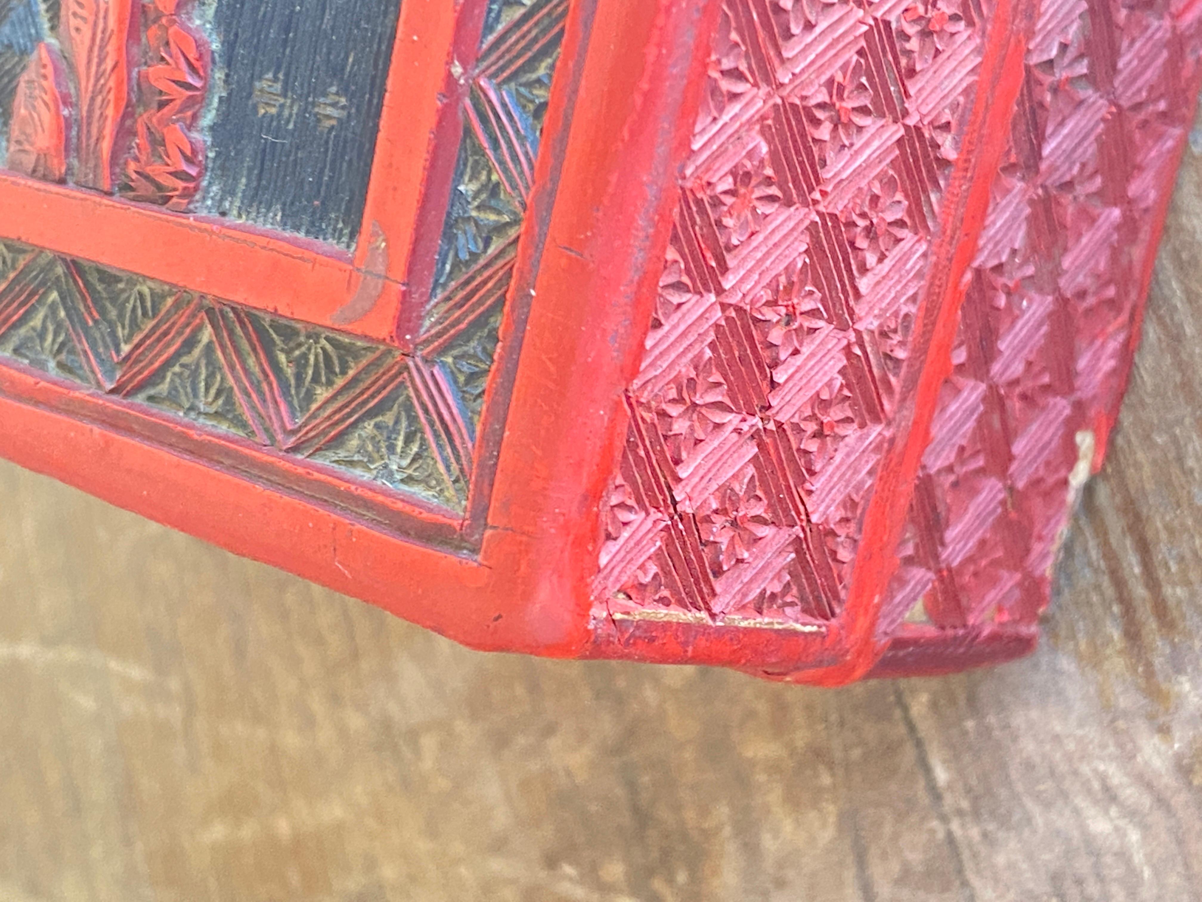 Antiker chinesischer Cinnabar-Lackierter rechteckiger Kasten und Deckel, China, um 1880, (Holz) im Angebot