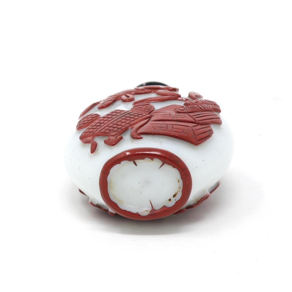 Antique Chinese Cinnabar-red Overlay White Glass Snuff Bottle For Sale 3