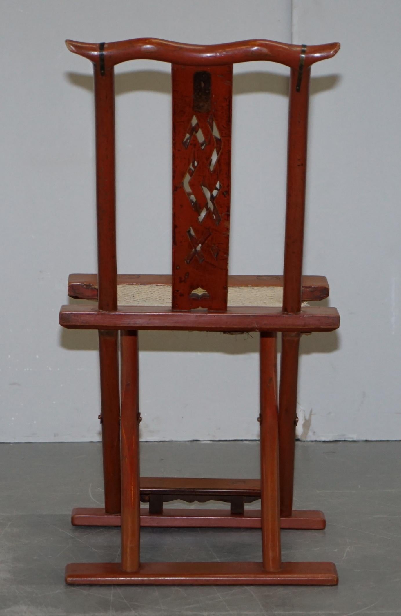 Antique Chinese circa 1900-1920 Export Folding Occasional Chair Nice Carvings For Sale 6