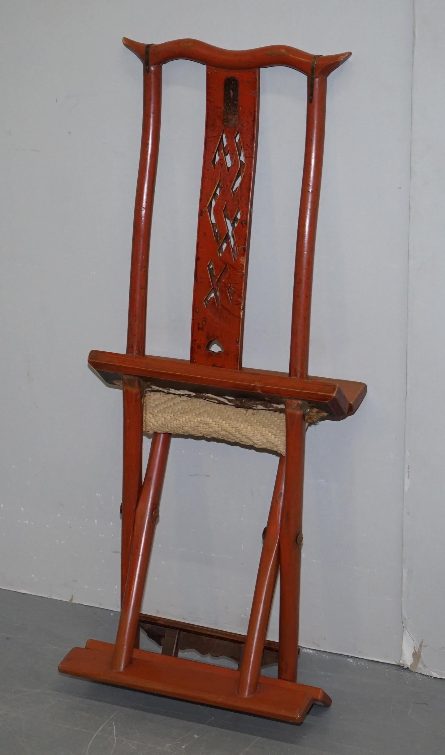 Antica sedia pieghevole cinese da esportazione del 1900-1920 circa con belle incisioni in vendita 8