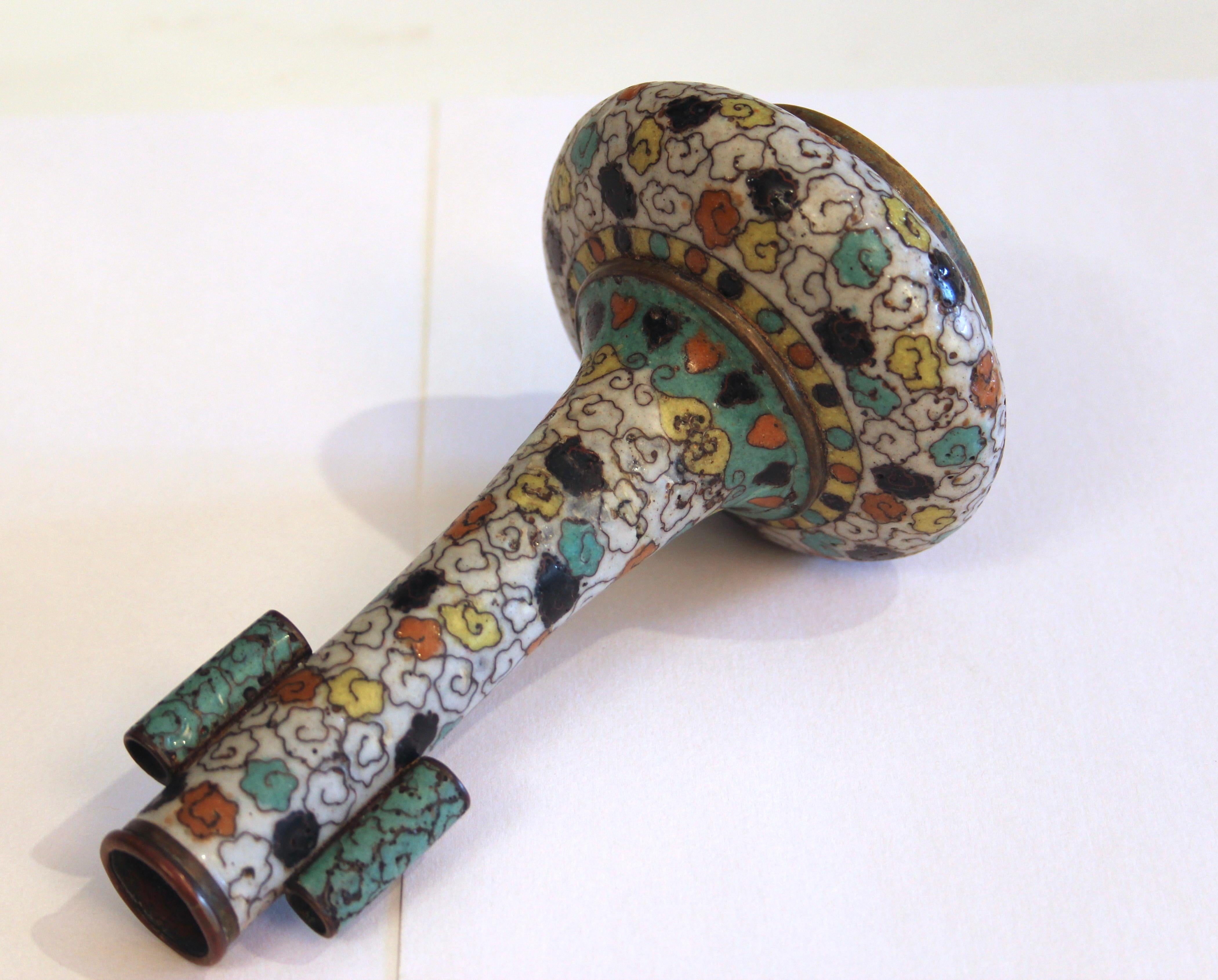 Cloisonné Antico vaso cinese a forma di freccia in cloisonne, forse Ming Ming del XVI secolo in vendita