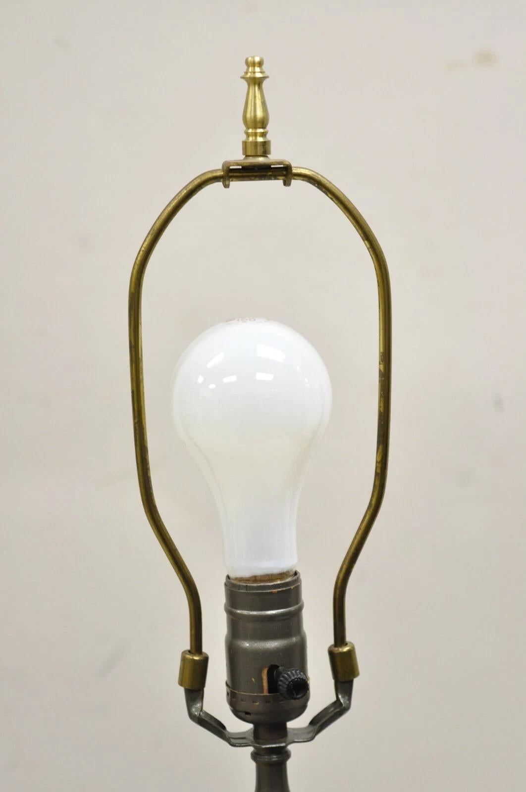 Ancienne lampe de bureau chinoise figurative en porcelaine cloisonnée bleue, émaillée et bronze en vente 5