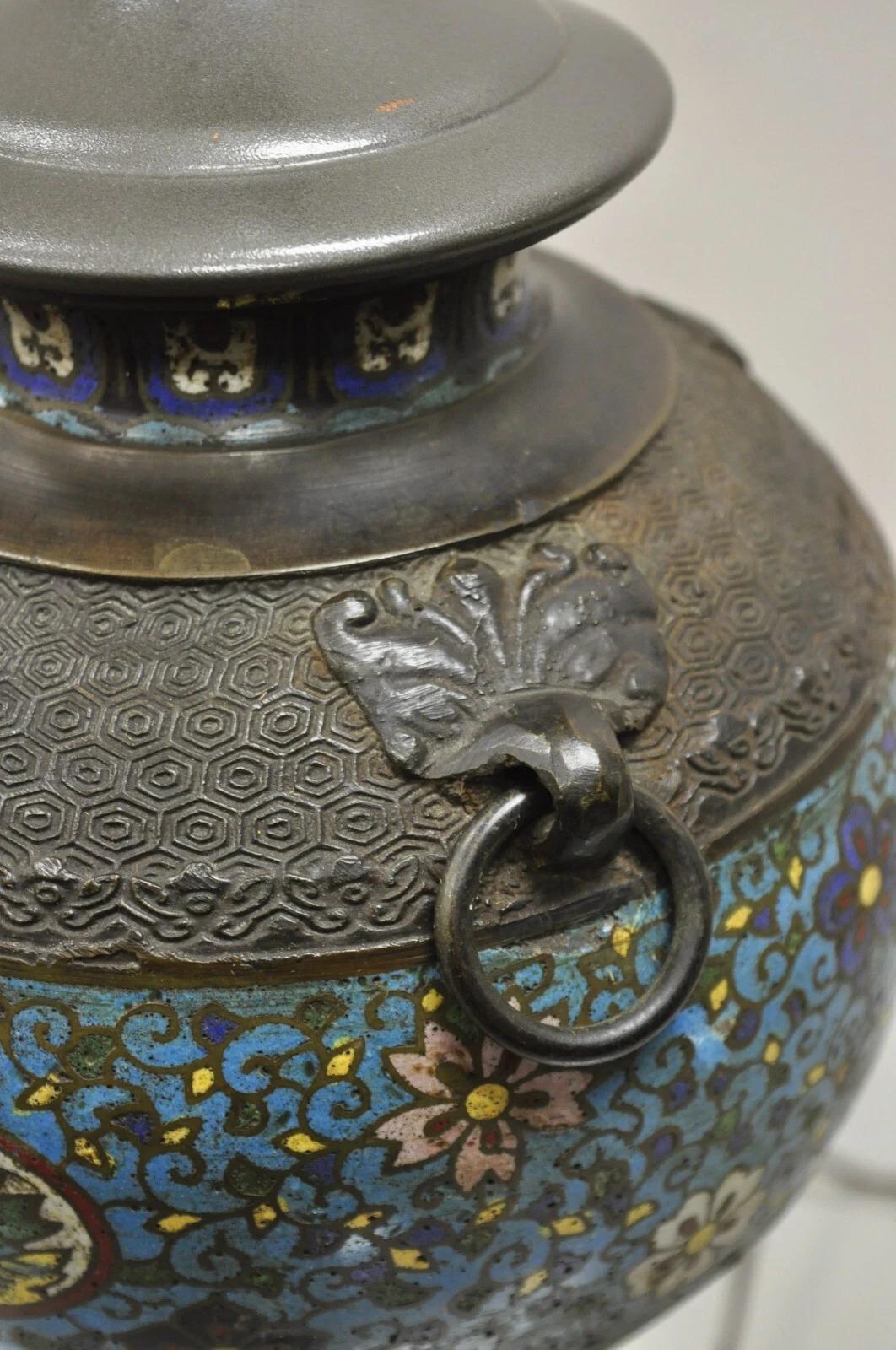 Ancienne lampe de bureau chinoise figurative en porcelaine cloisonnée bleue, émaillée et bronze en vente 2