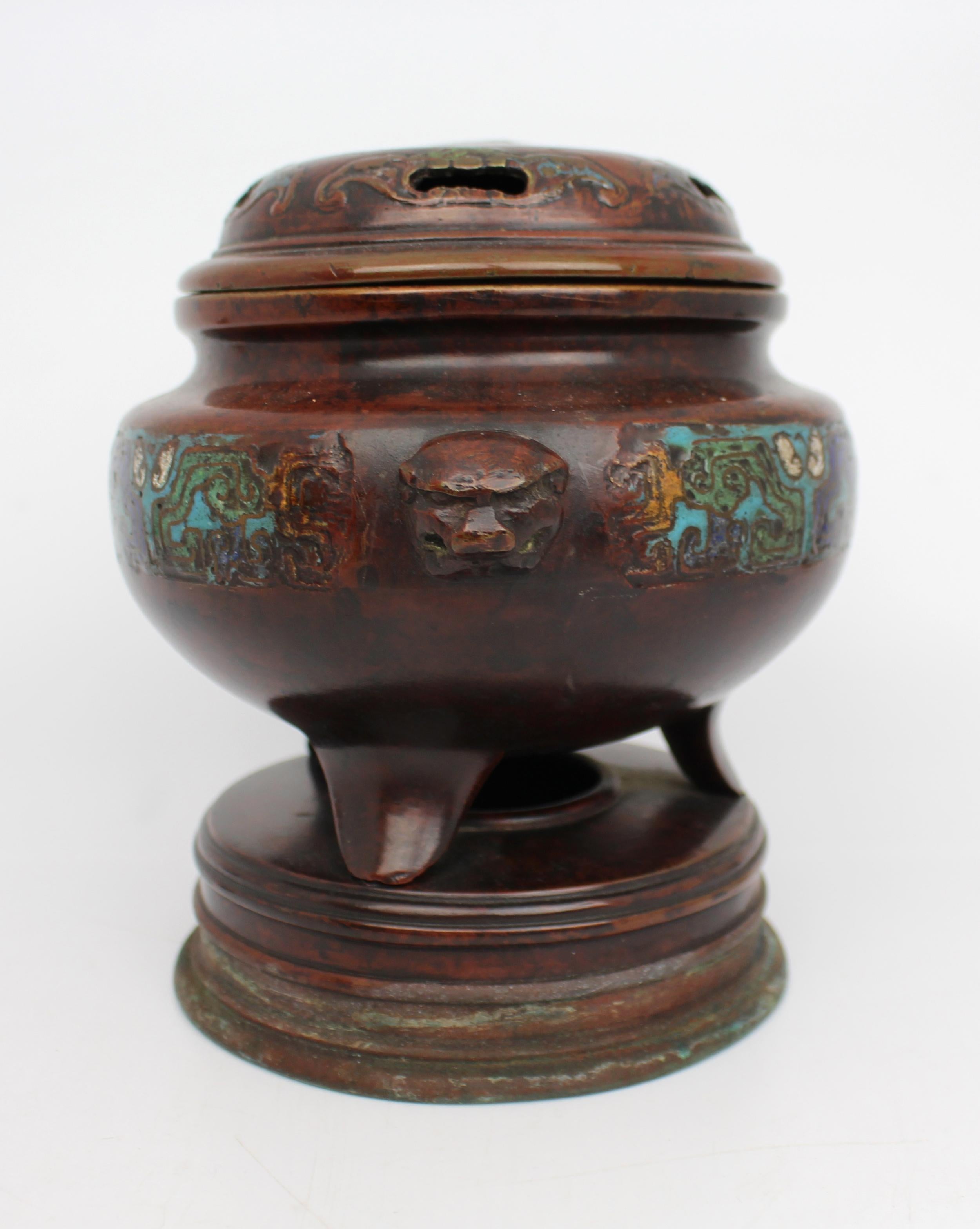 Antikes chinesisches Cloisonné-Bronzegefäß, späte Qing-Dynastie im Zustand „Gut“ im Angebot in Worcester, GB