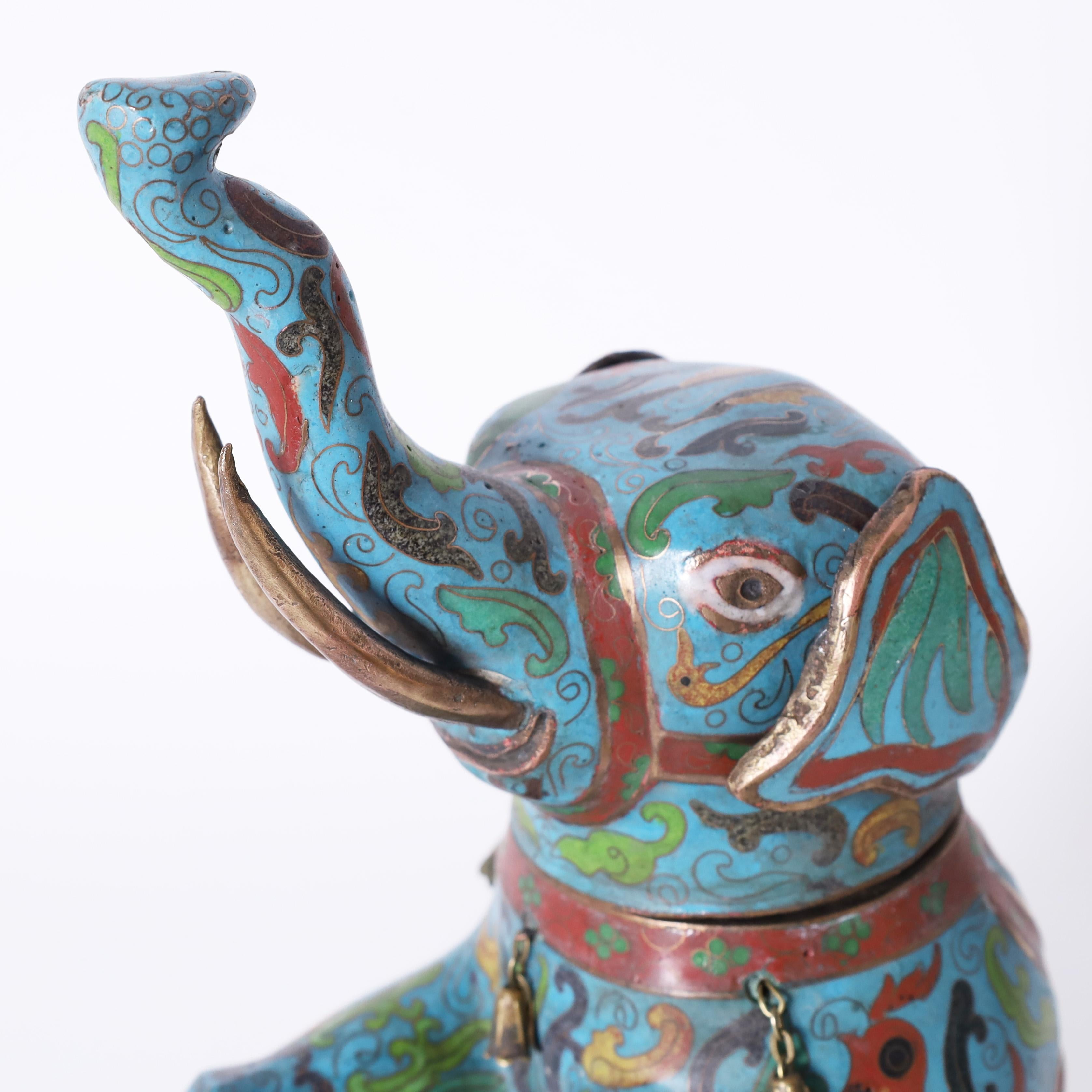 Ancienne jarre chinoise à gingembre cloisonné éléphant Bon état - En vente à Palm Beach, FL