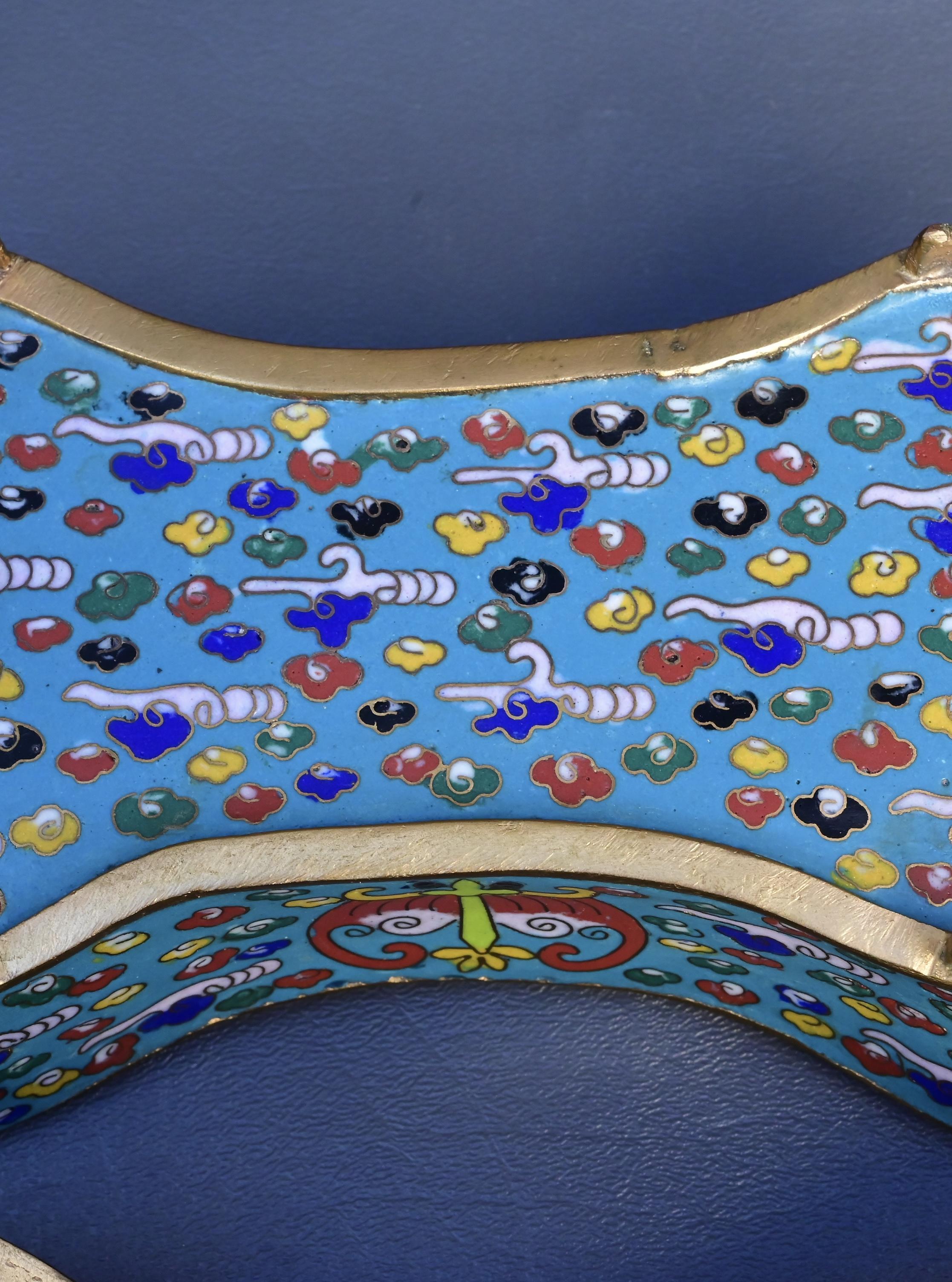 Antica scatola cinese in smalto cloisonné con bestie mitiche Fine XIX secolo in vendita 5