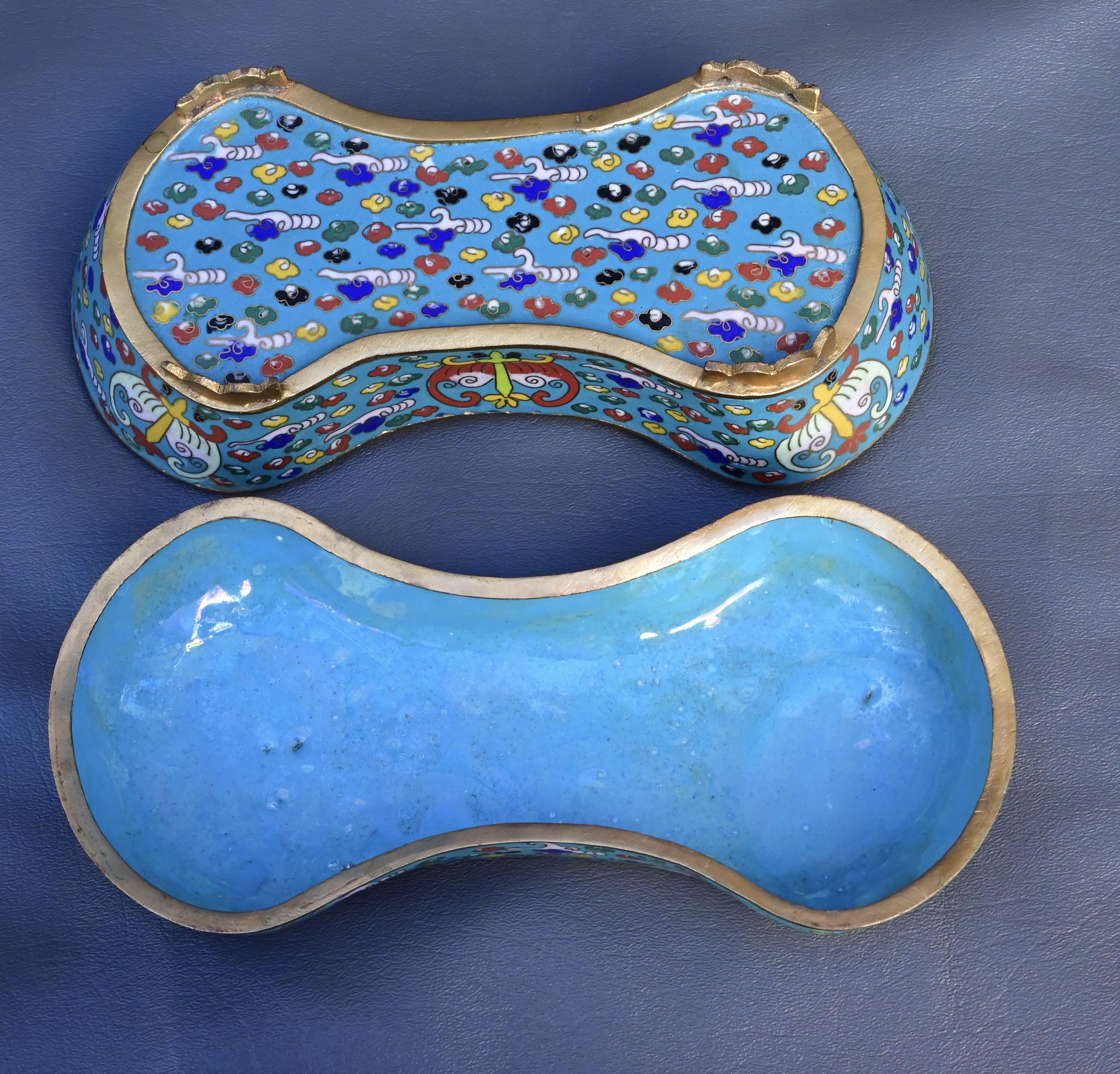 Antica scatola cinese in smalto cloisonné con bestie mitiche Fine XIX secolo in vendita 3