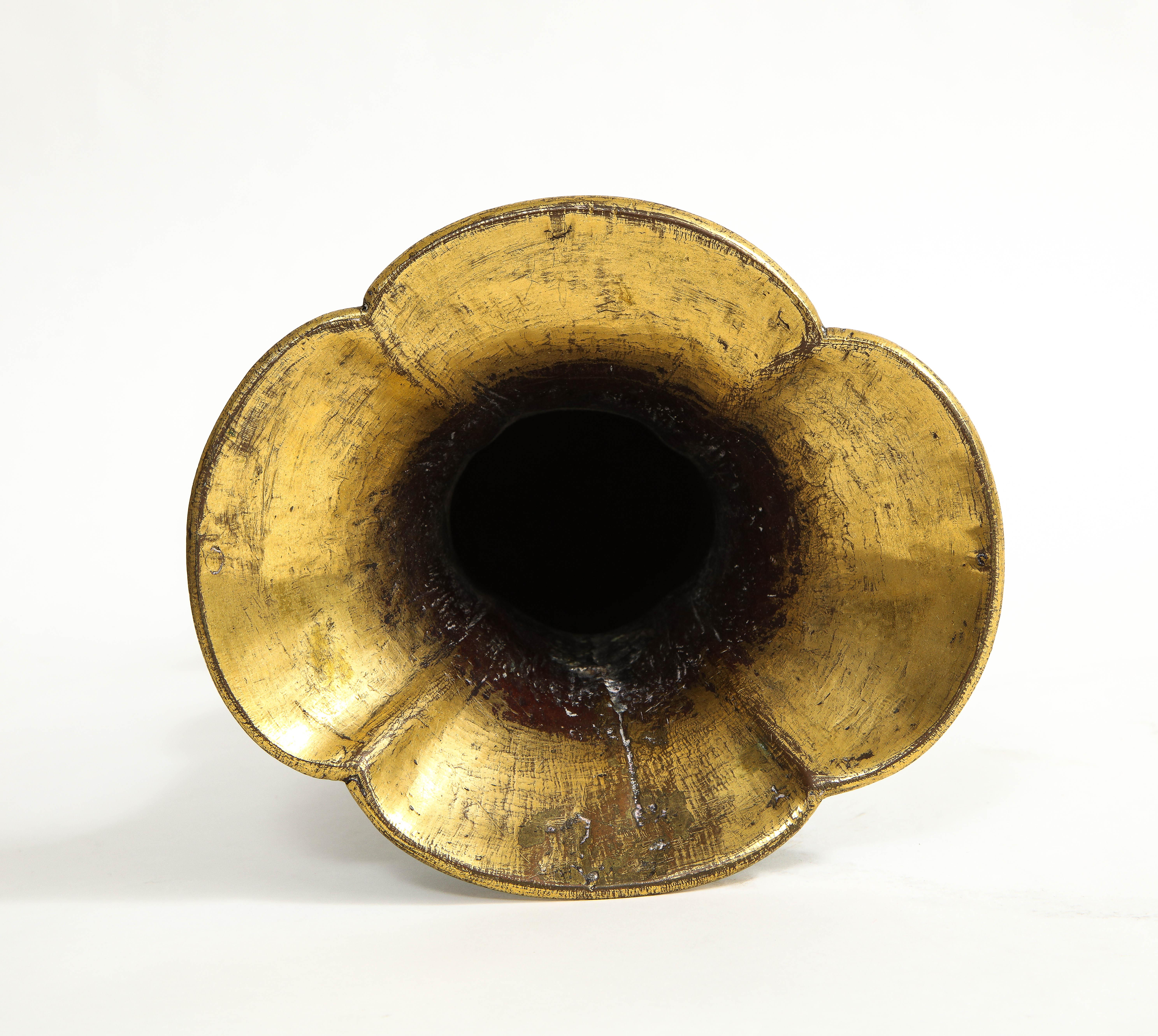 Antike chinesische Cloisonné-Emaille-Vase in Gu-Form, 17.-18. Jahrhundert, Kangxi-Periode im Angebot 8