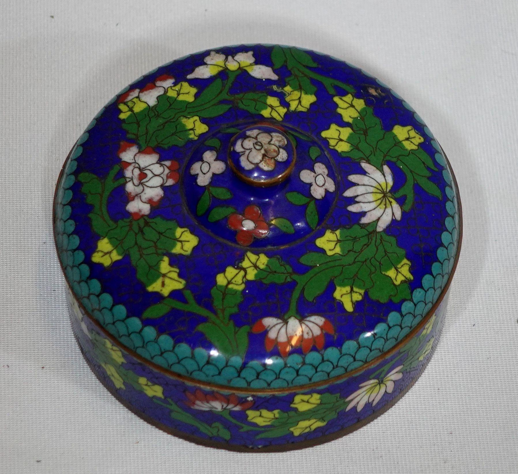 Chinese Export Antique Chinese Cloisonné Enamel Round Lidded Box 19th Century CO#01 For Sale