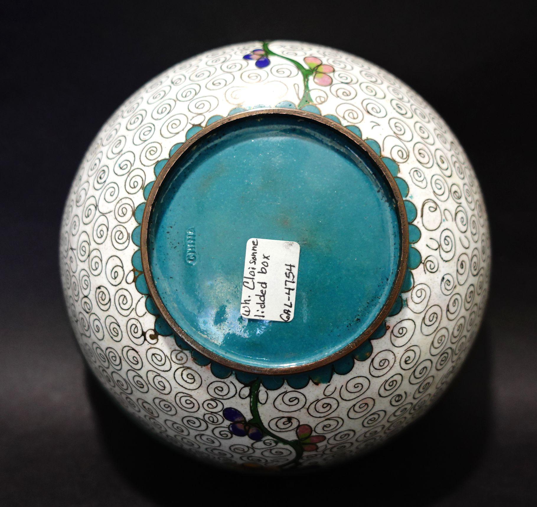 Antique Chinese Cloisonné Enamel Round Lidded Box 19th Century CO#09 For Sale 4