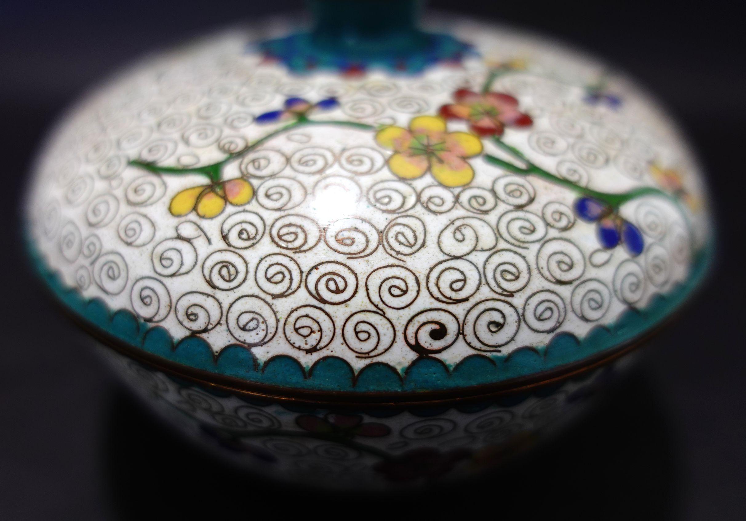 Antique Chinese Cloisonné Enamel Round Lidded Box 19th Century CO#09 For Sale 1