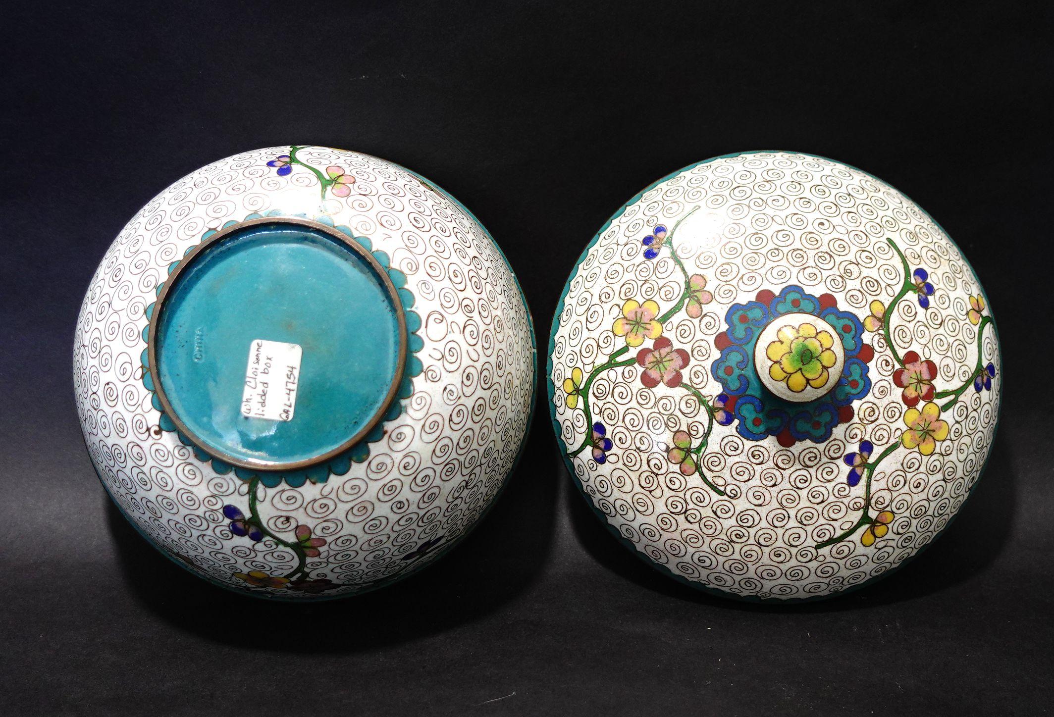 Antique Chinese Cloisonné Enamel Round Lidded Box 19th Century CO#09 For Sale 3