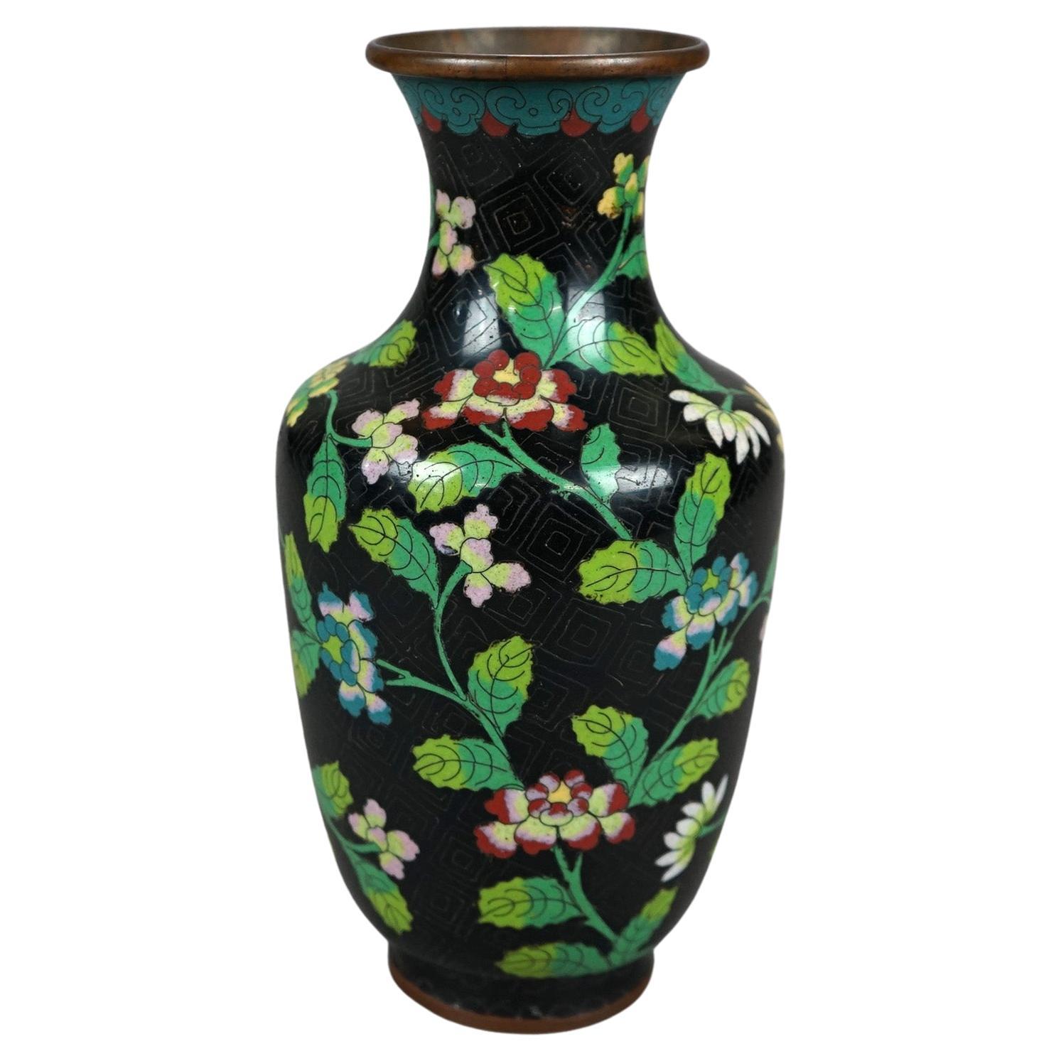 Antike chinesische emaillierte, geblümte Cloisonné-Vase, um 1920