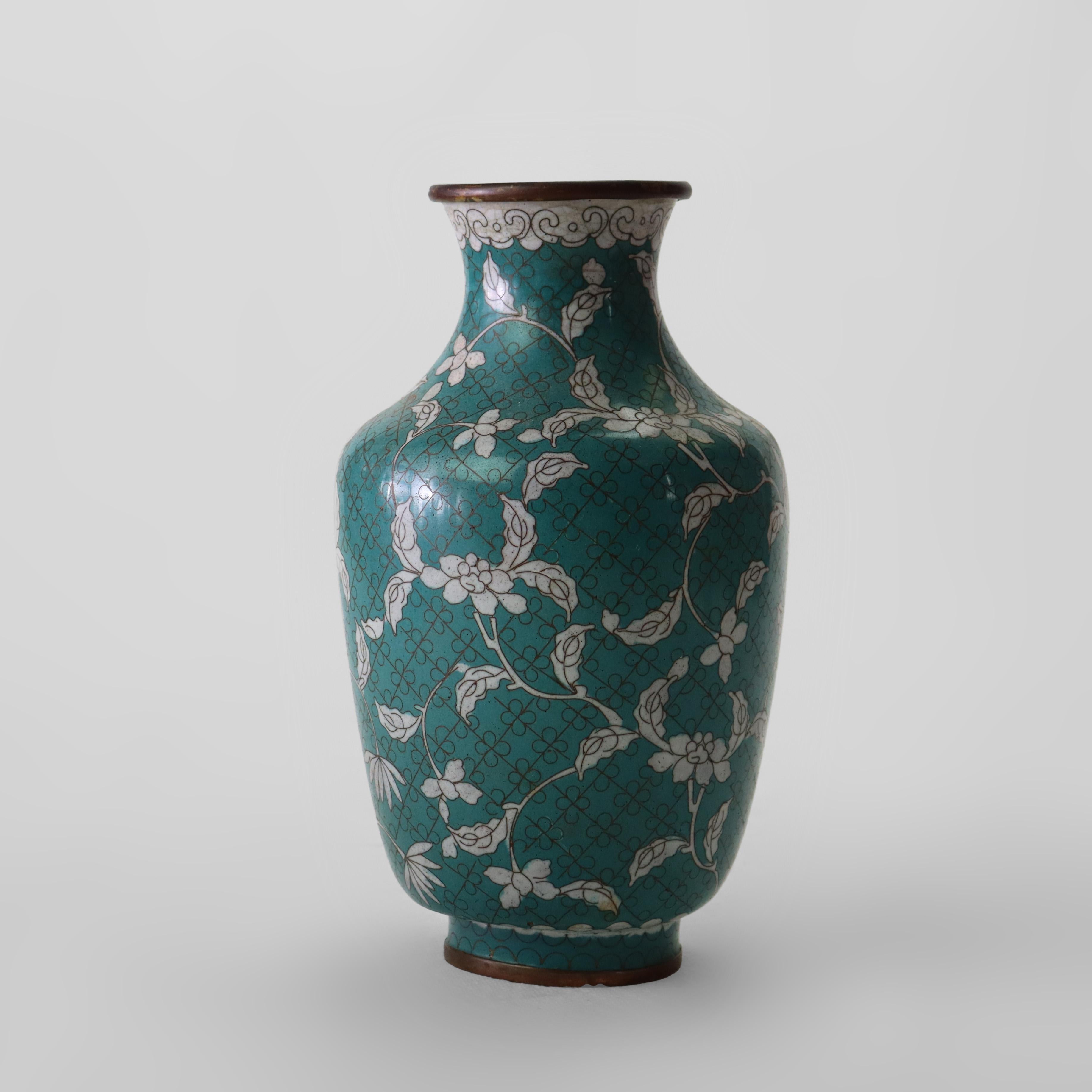 Vase ancien en cloisonné émaillé de Chine C1920
Mesures - 9 1/2