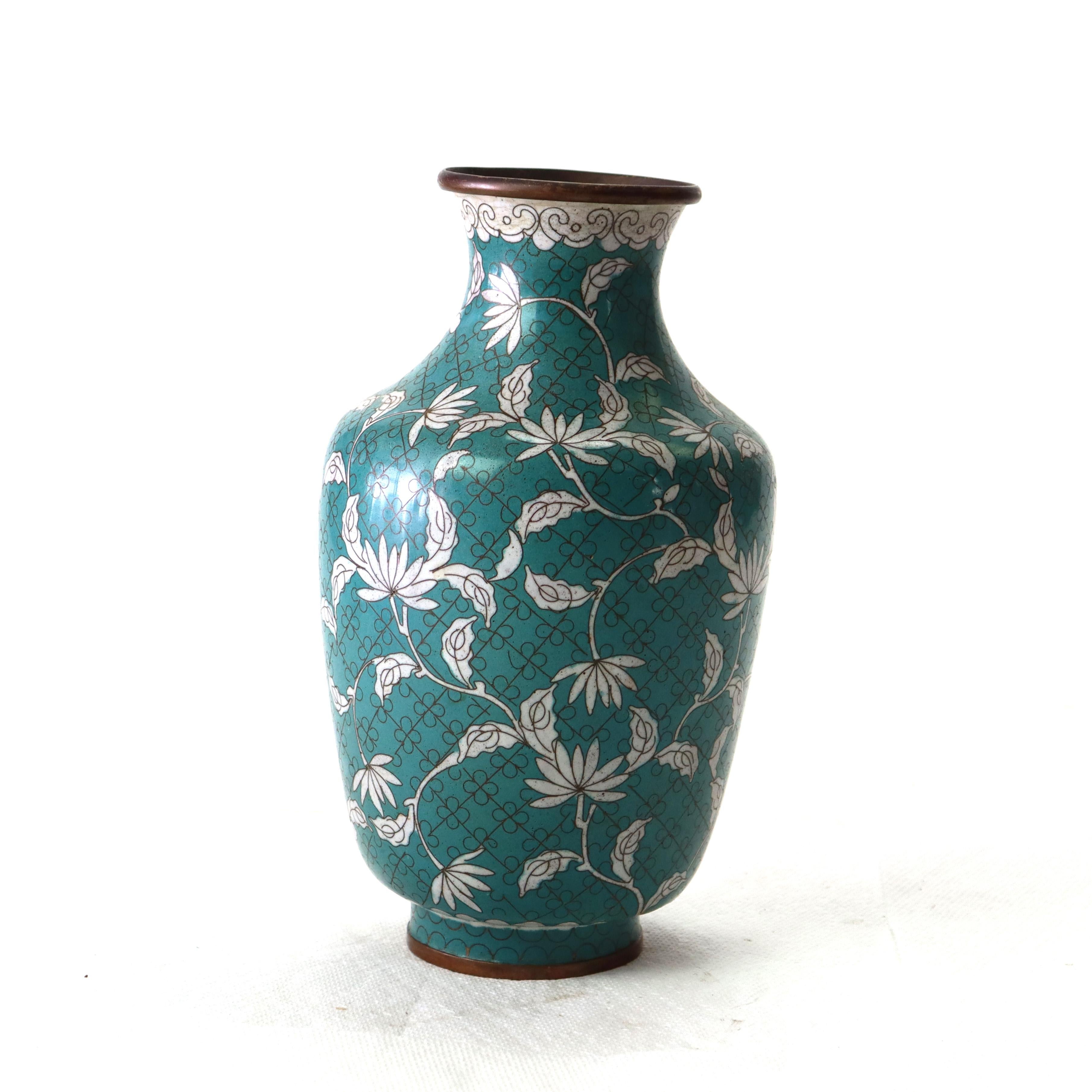 20ième siècle Vase ancien en cloisonné émaillé de Chine C1920 en vente