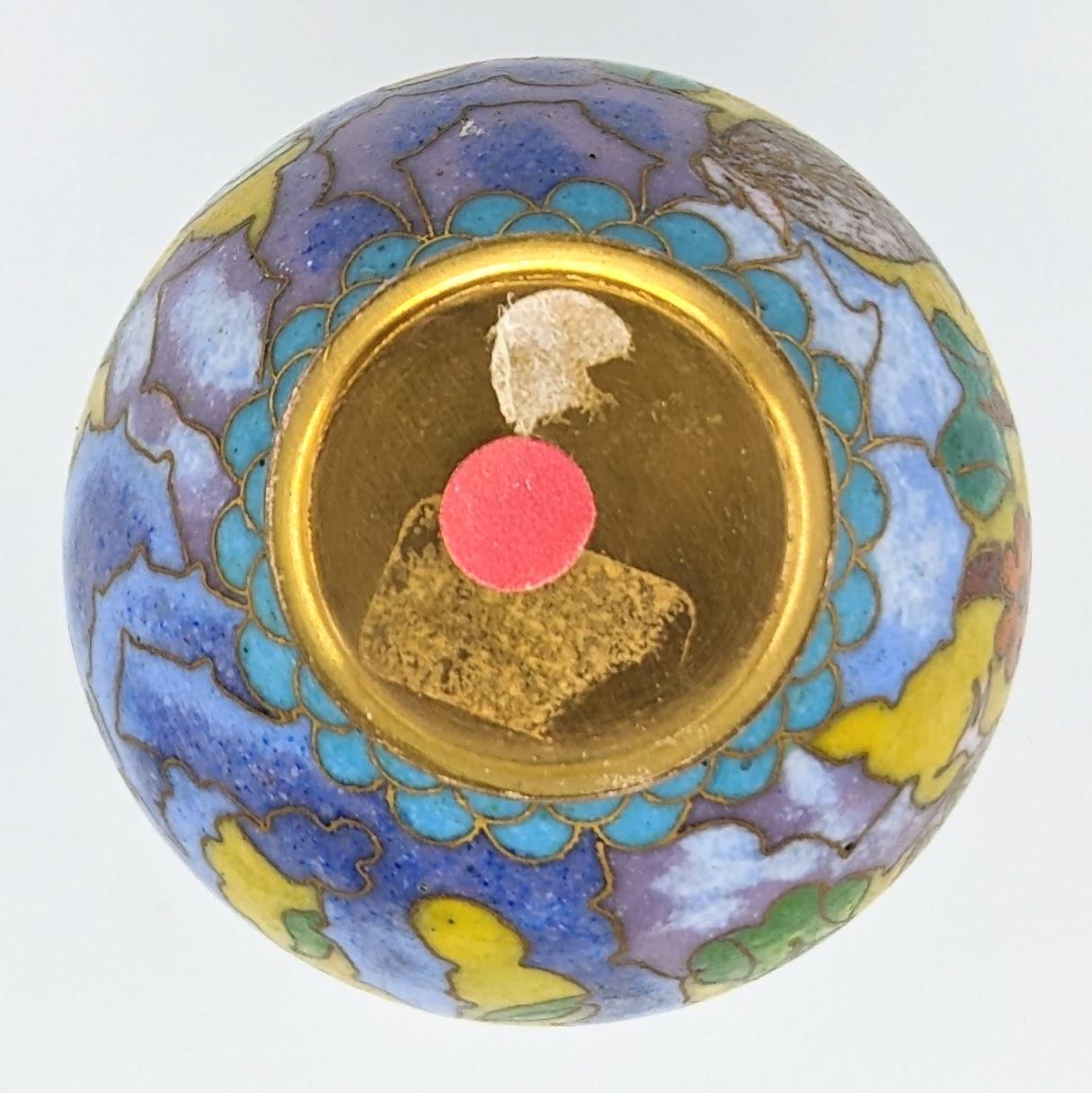 Vase en cloisonné chinois Hulu Gourd Snuffle Bottle Vase en bois dur Stand République en vente 10