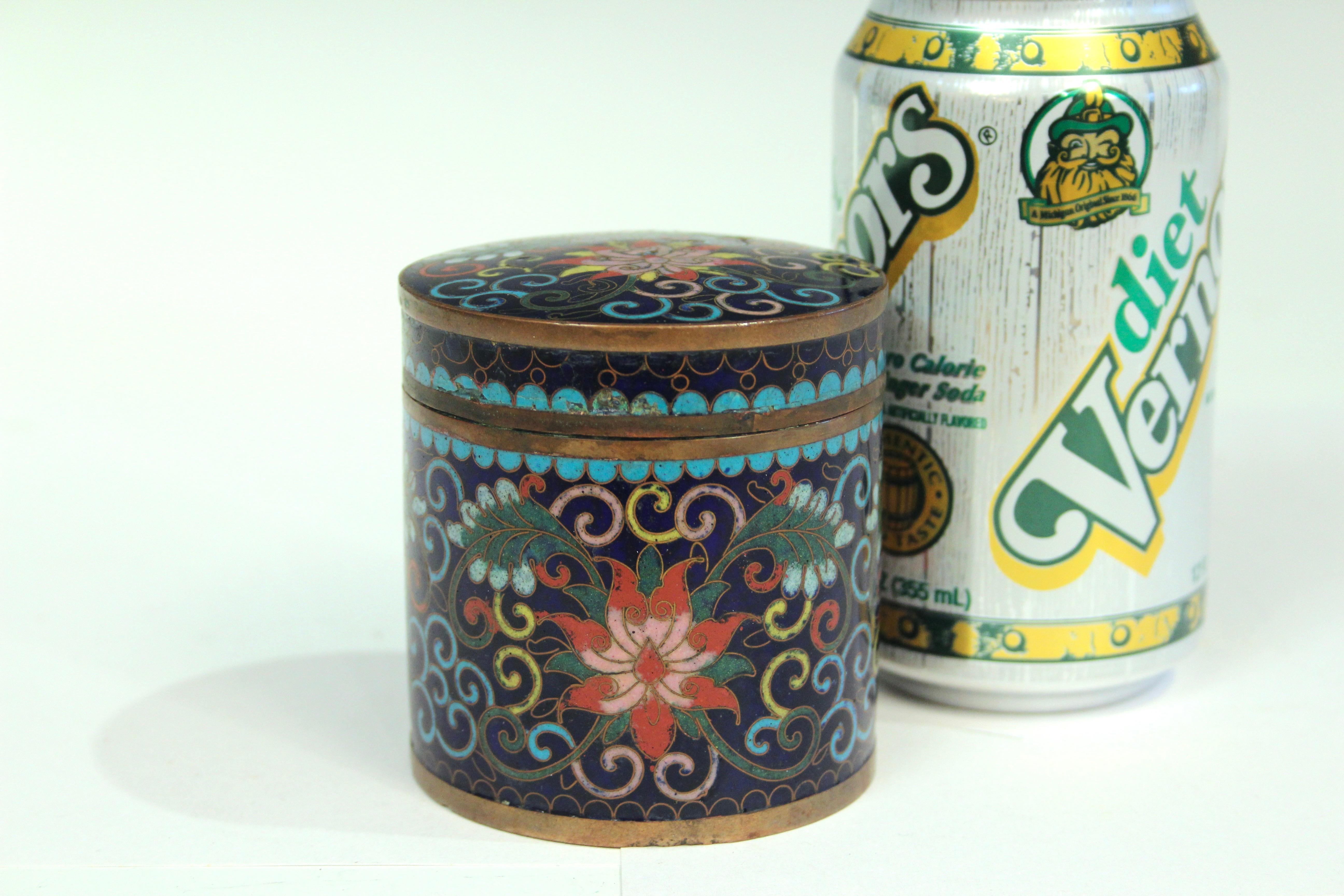 Antique Chinese Cloisonne Jar Box Cannister and Cover Copper Enamel For Sale 4