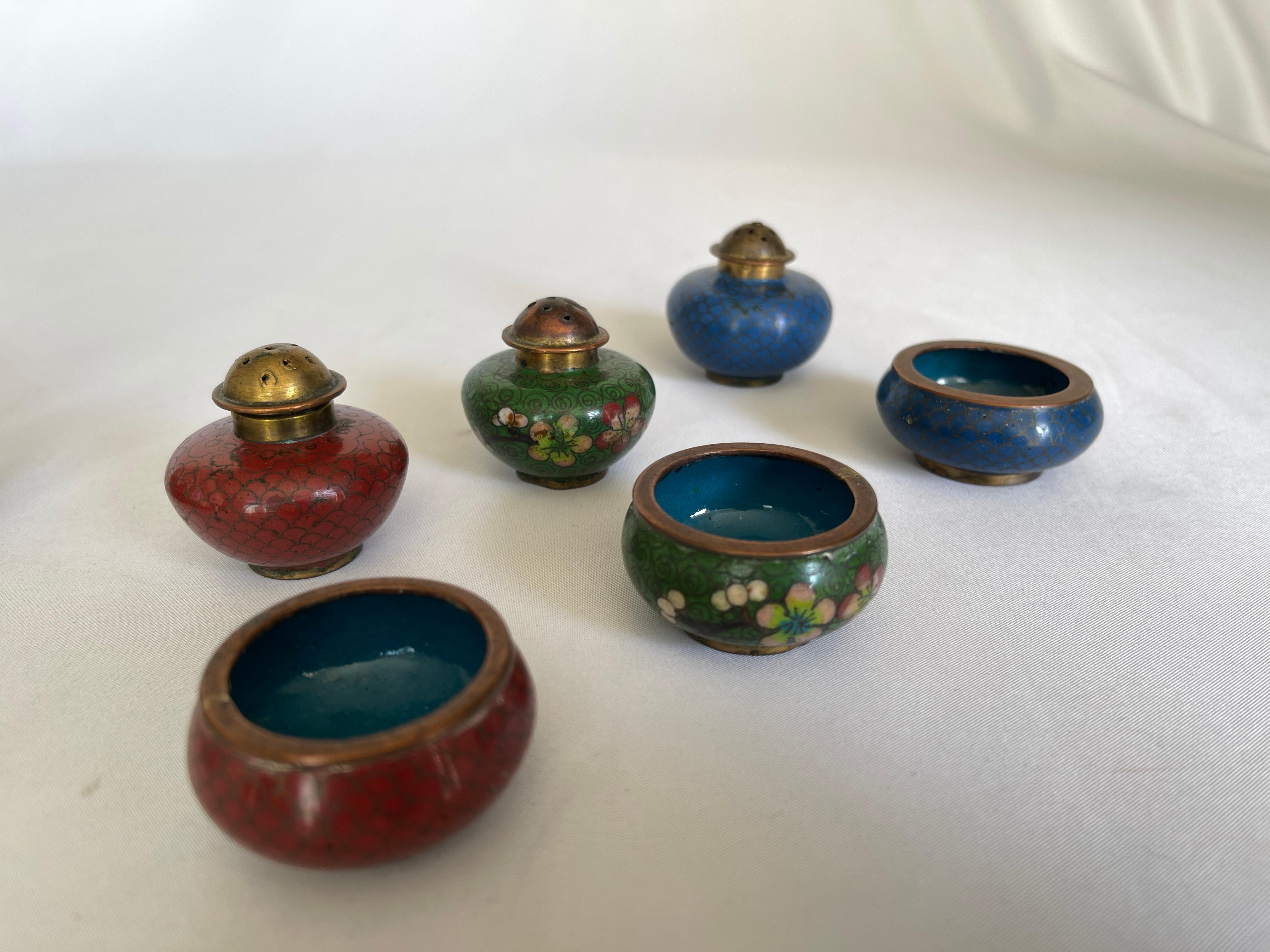 vintage chinese salt and pepper shakers