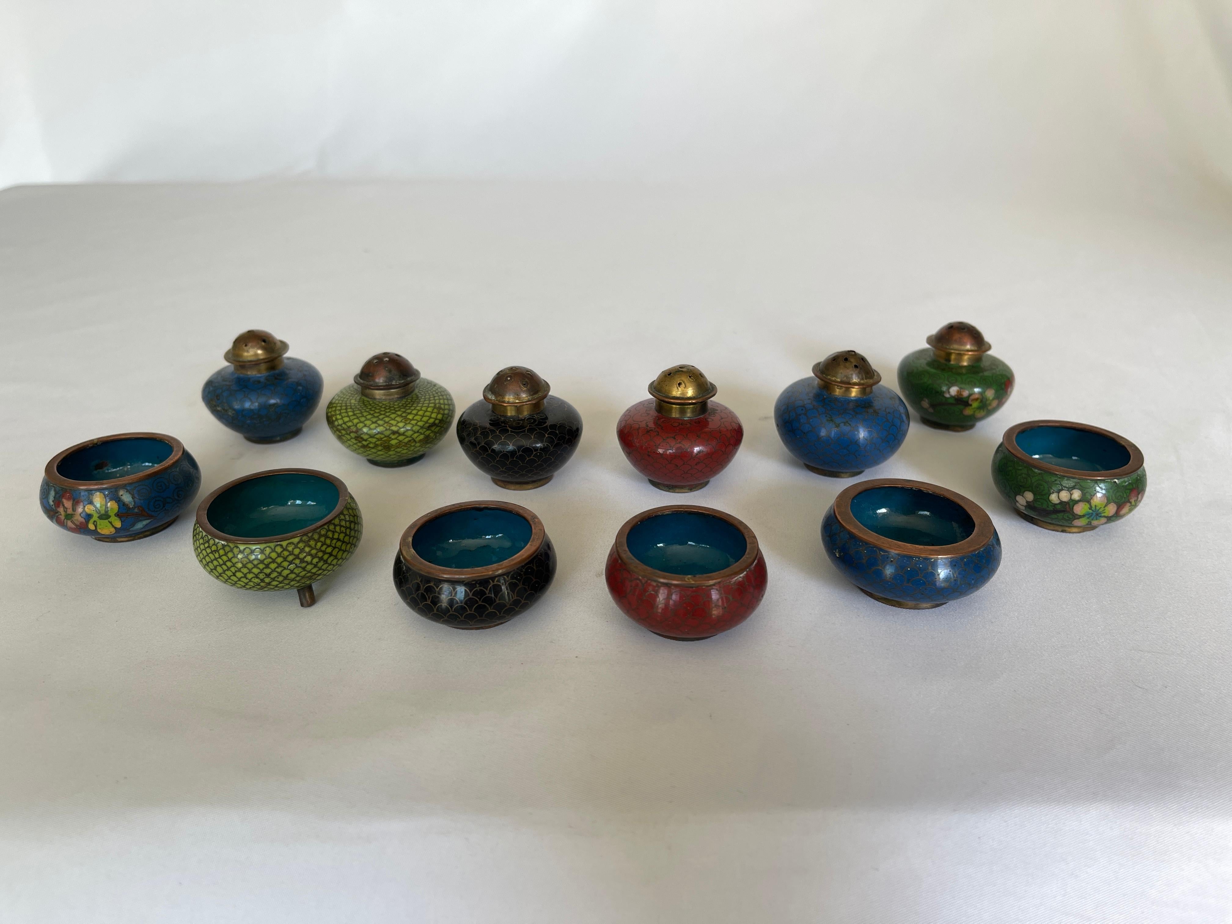 Antique Chinese Cloisonné Salt Cellar and Pepper Shaker Sets  In Good Condition For Sale In New York, NY