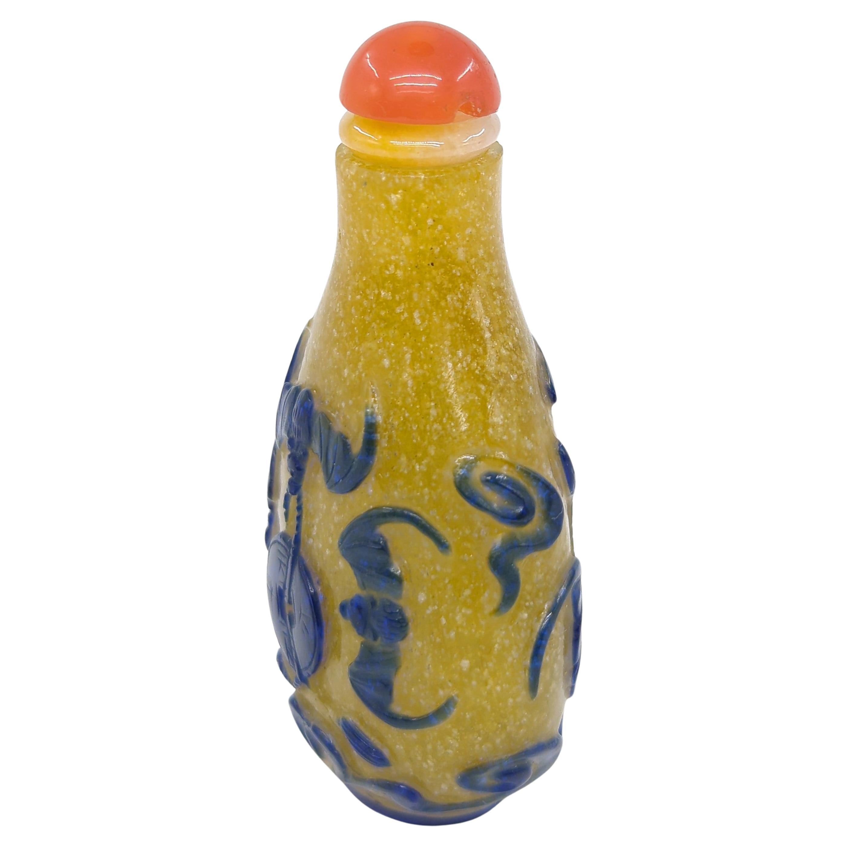 Antigua Botella de rapé china de vidrio de color superpuesto Murciélagos Tormenta de nieve amarilla Qing 19c en venta 1
