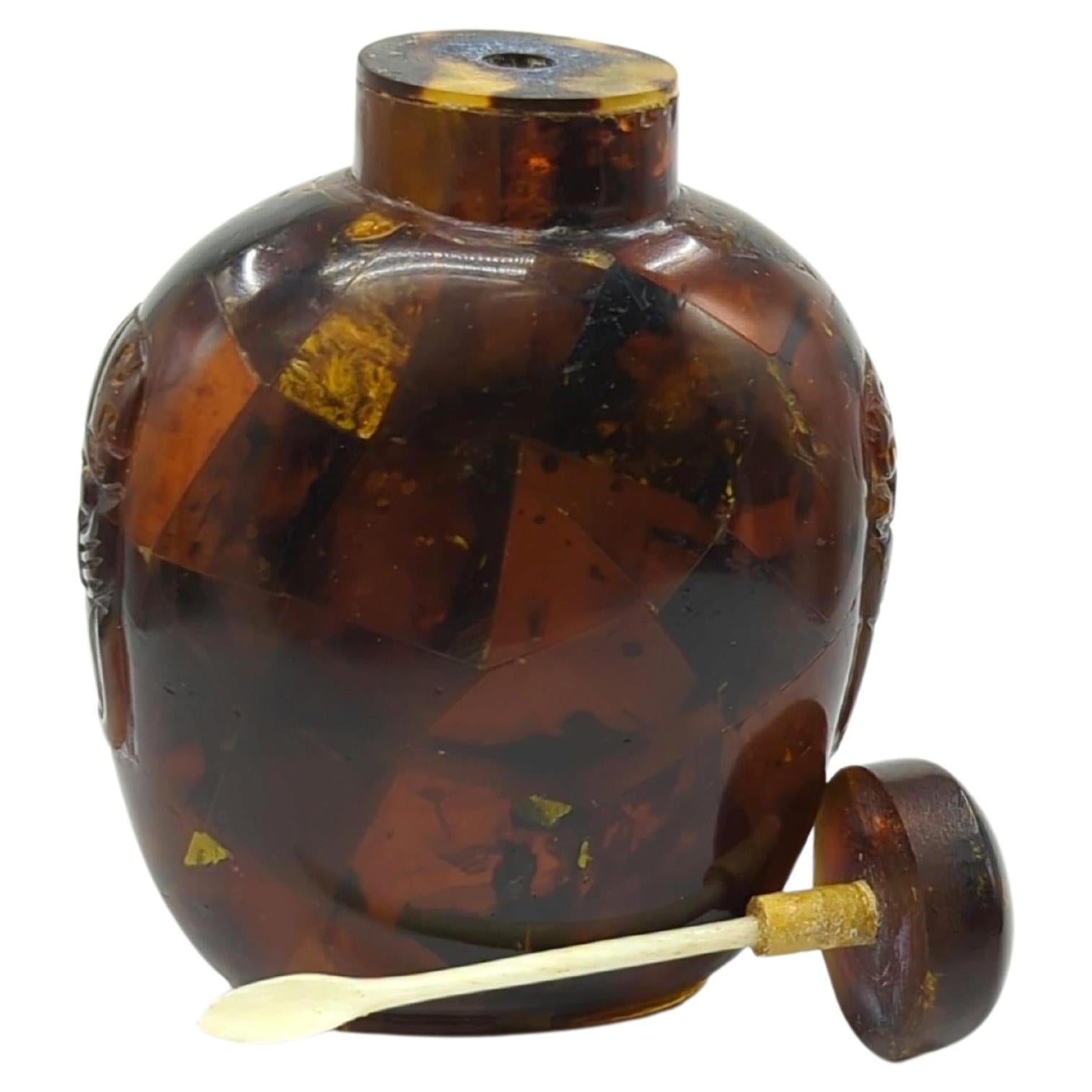 Antique Chinese Composite Amber Carved Beast Taotie Snuff Bottle Qing Late 19c In Good Condition For Sale In Richmond, CA