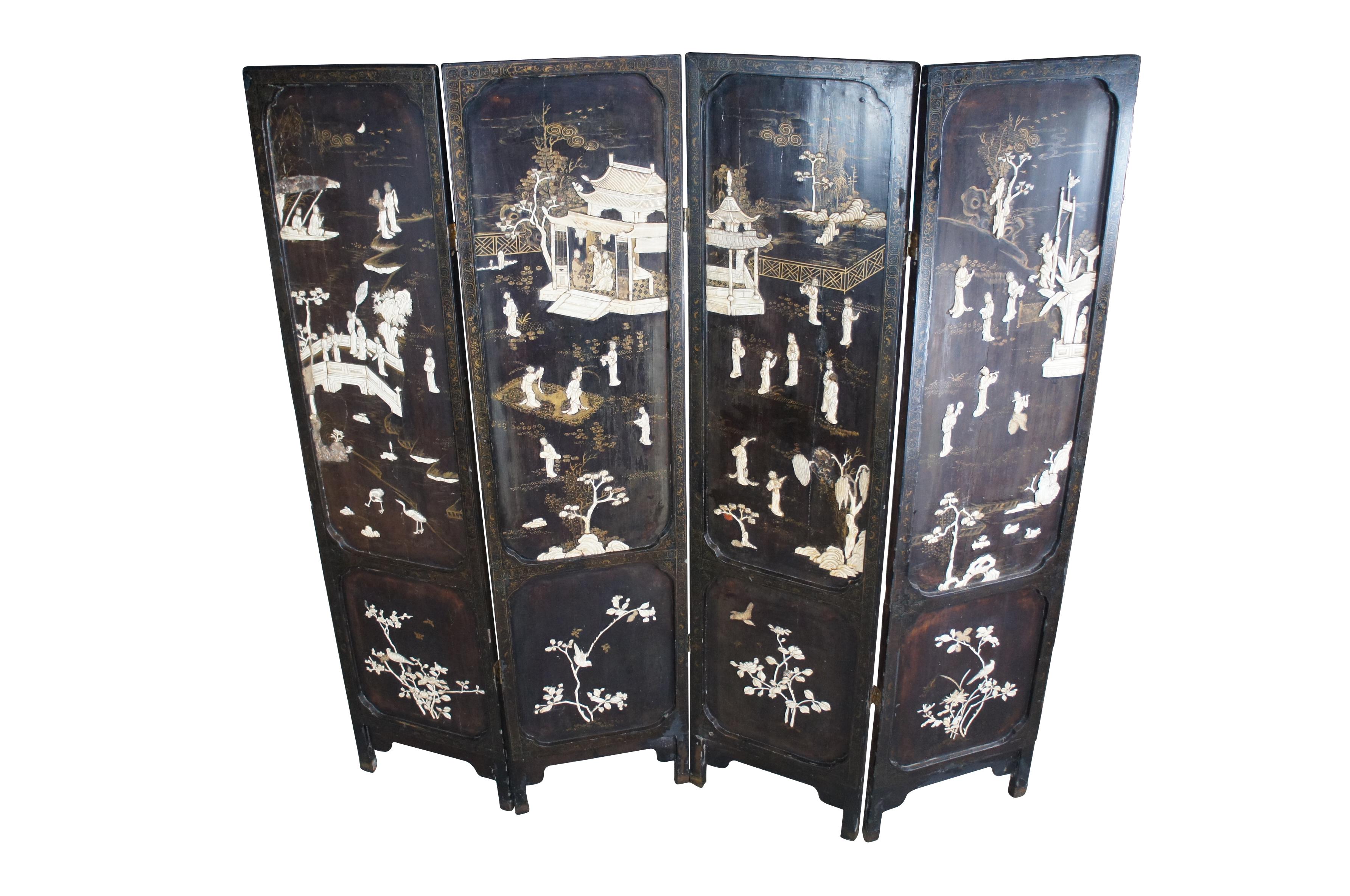 Antiker chinesischer Coromandel-Raumteiler mit schwarzem Bovine-Lack, bemalt und geschnitzt (Chinoiserie) im Angebot