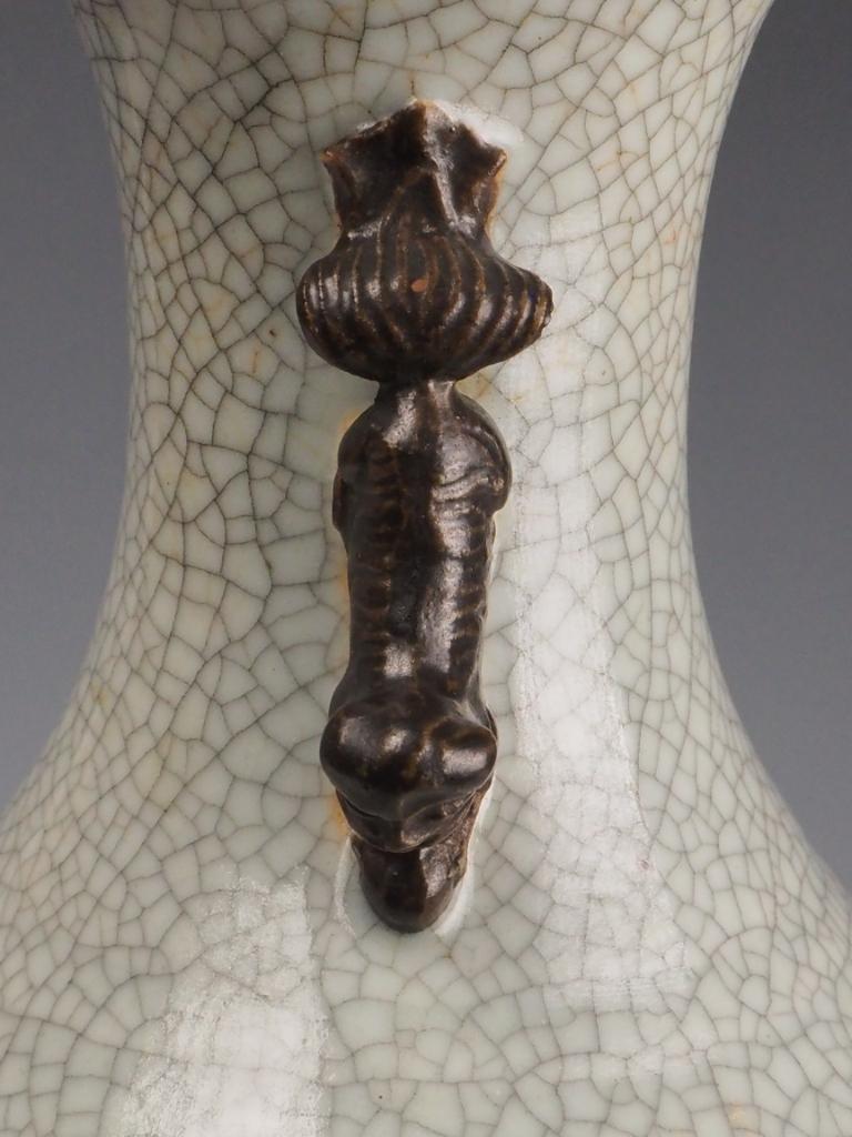 Antique Chinese Crackle Glaze Lamp with Foo Dog Motifs For Sale 5