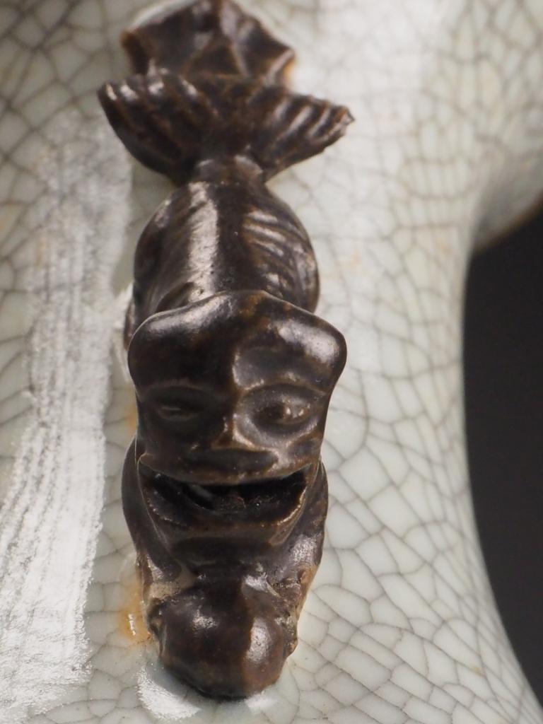 Antique Chinese Crackle Glaze Lamp with Foo Dog Motifs For Sale 6