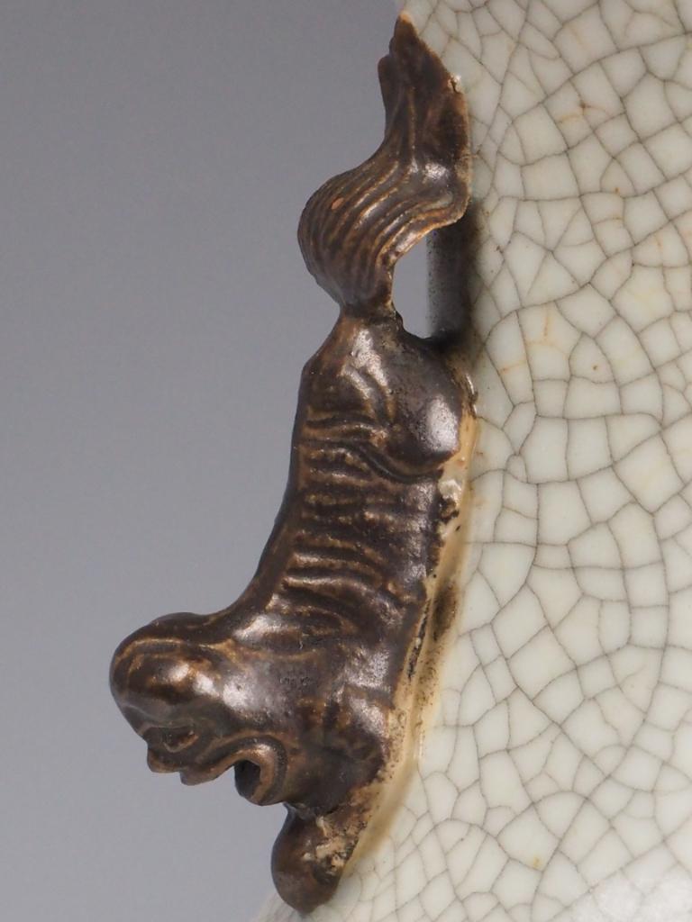 Antique Chinese Crackle Glaze Lamp with Foo Dog Motifs For Sale 4