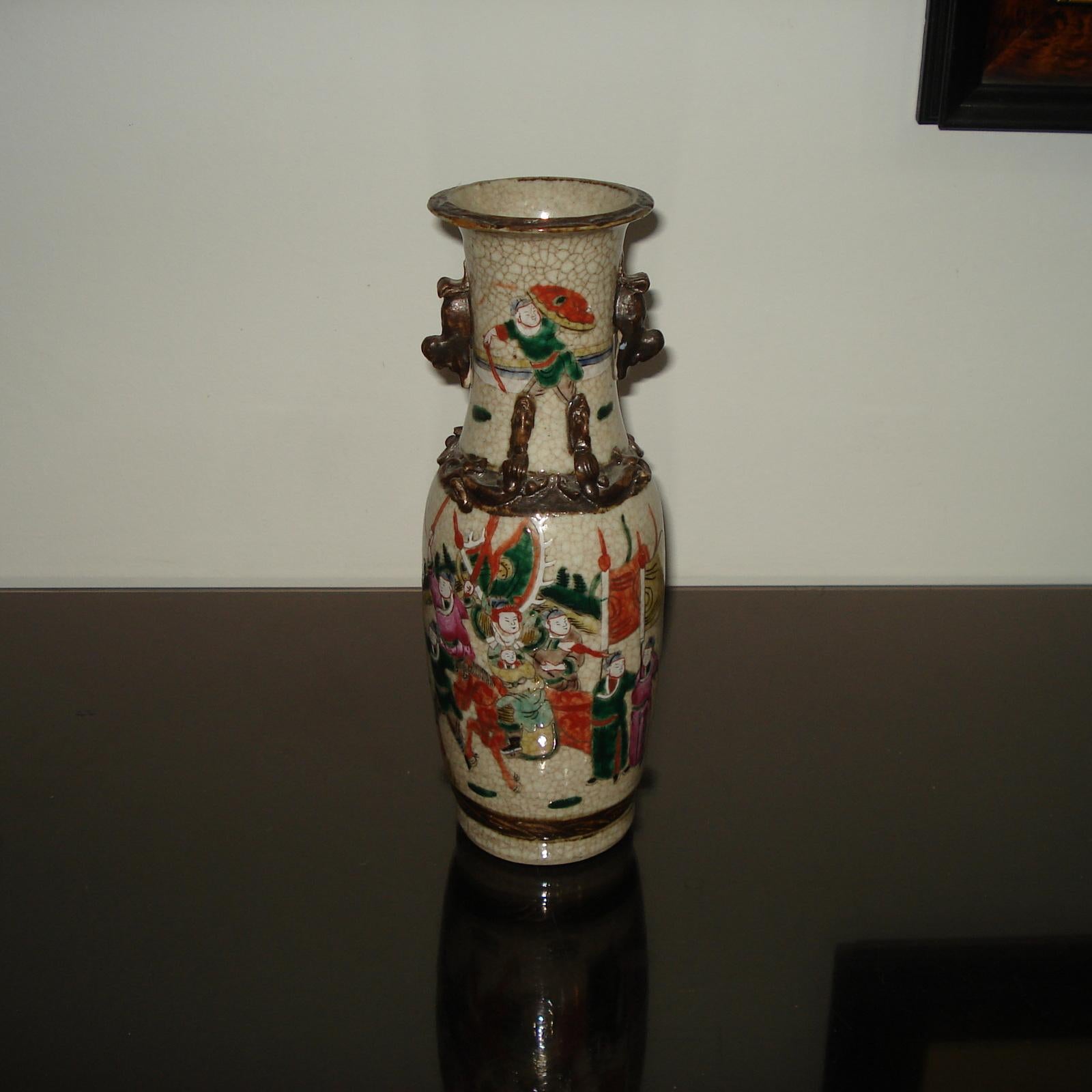 Un bellissimo vaso a balaustro in porcellana cinese 