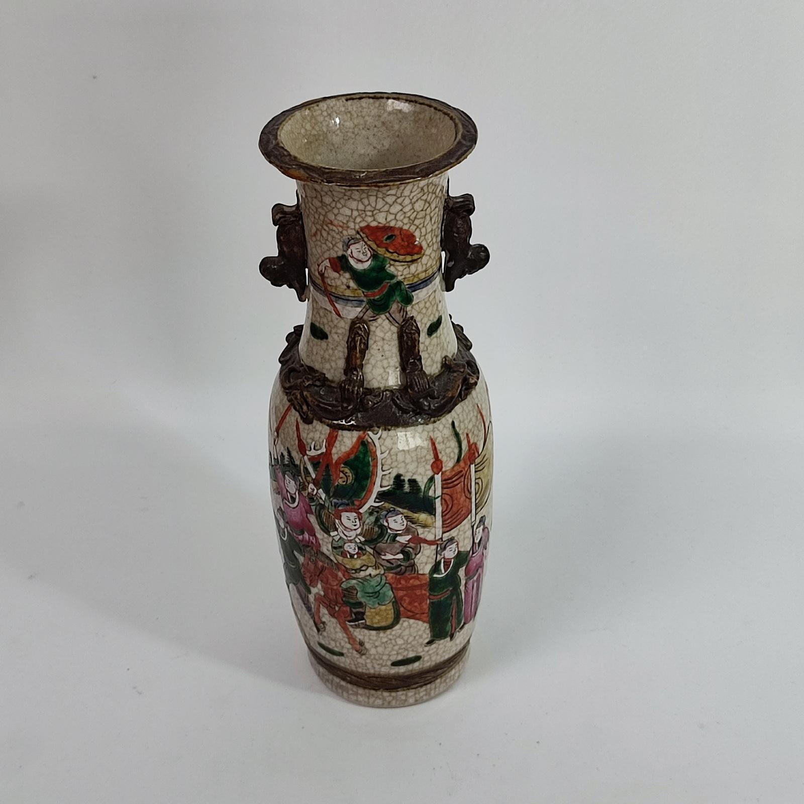Antico vaso cinese in crackleware Guerrieri Decor in vendita 1