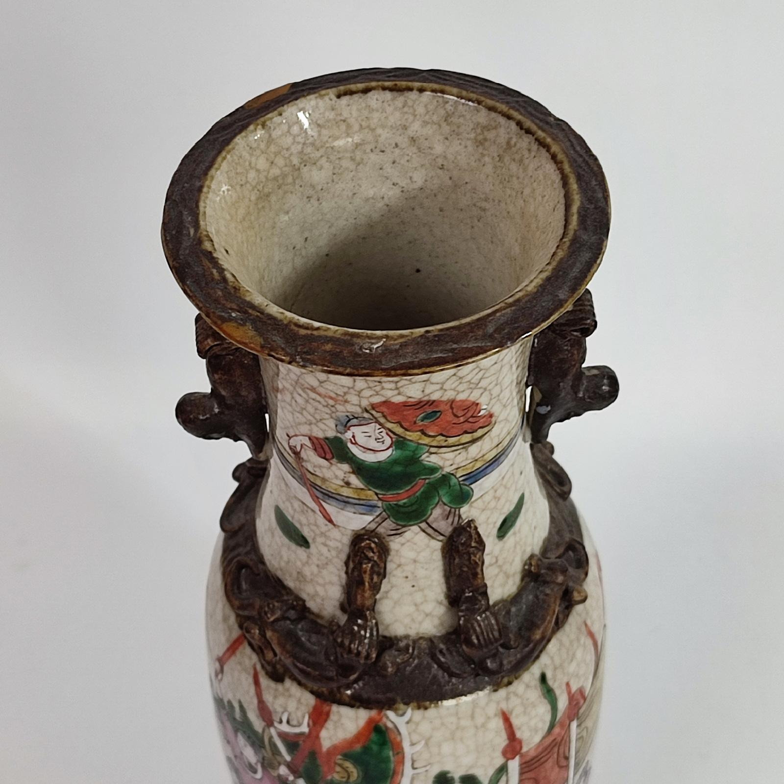 Antico vaso cinese in crackleware Guerrieri Decor in vendita 2