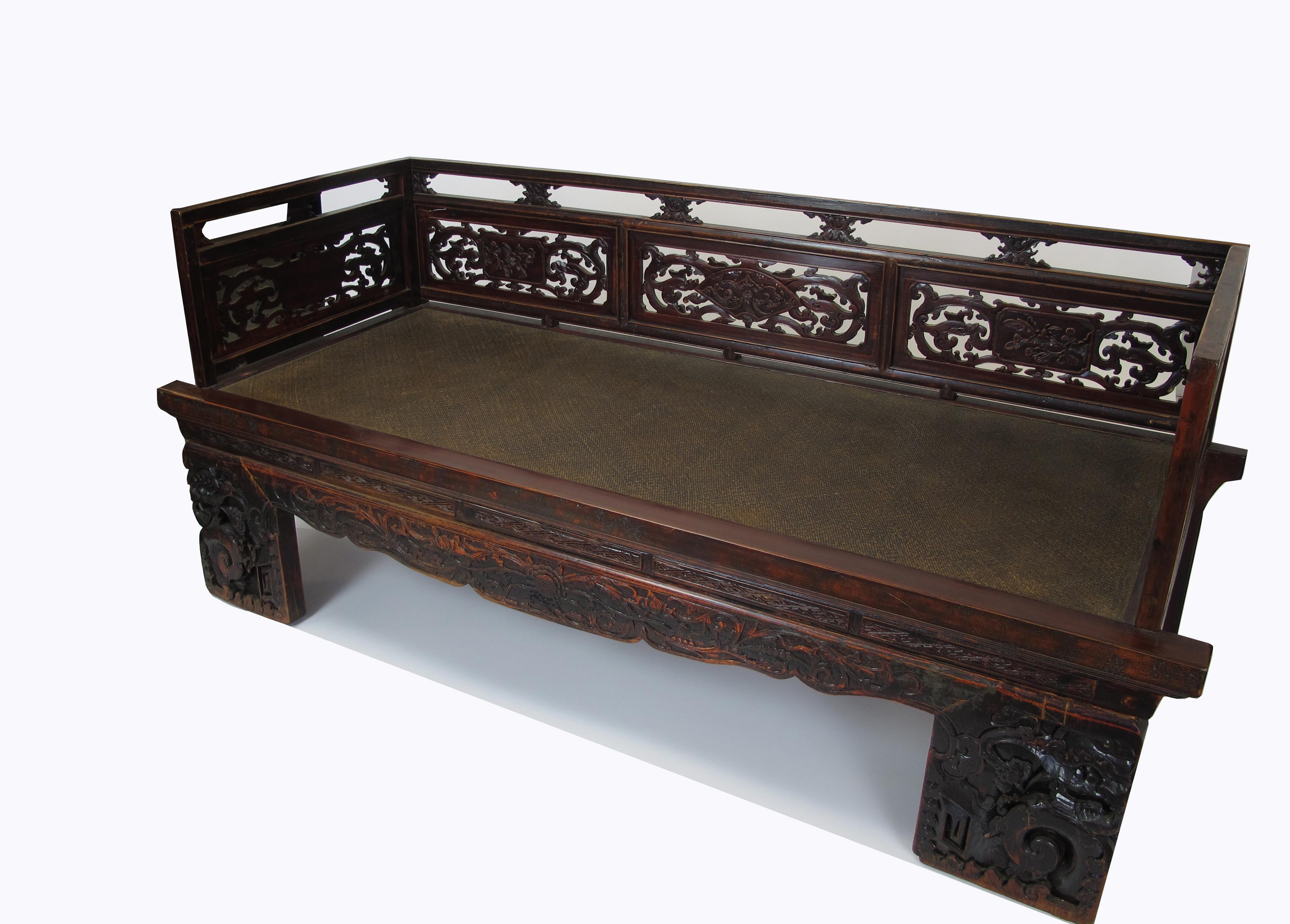 Antique Chinese Daybed with Hand Carved Railing In Good Condition In Merrimack, NH