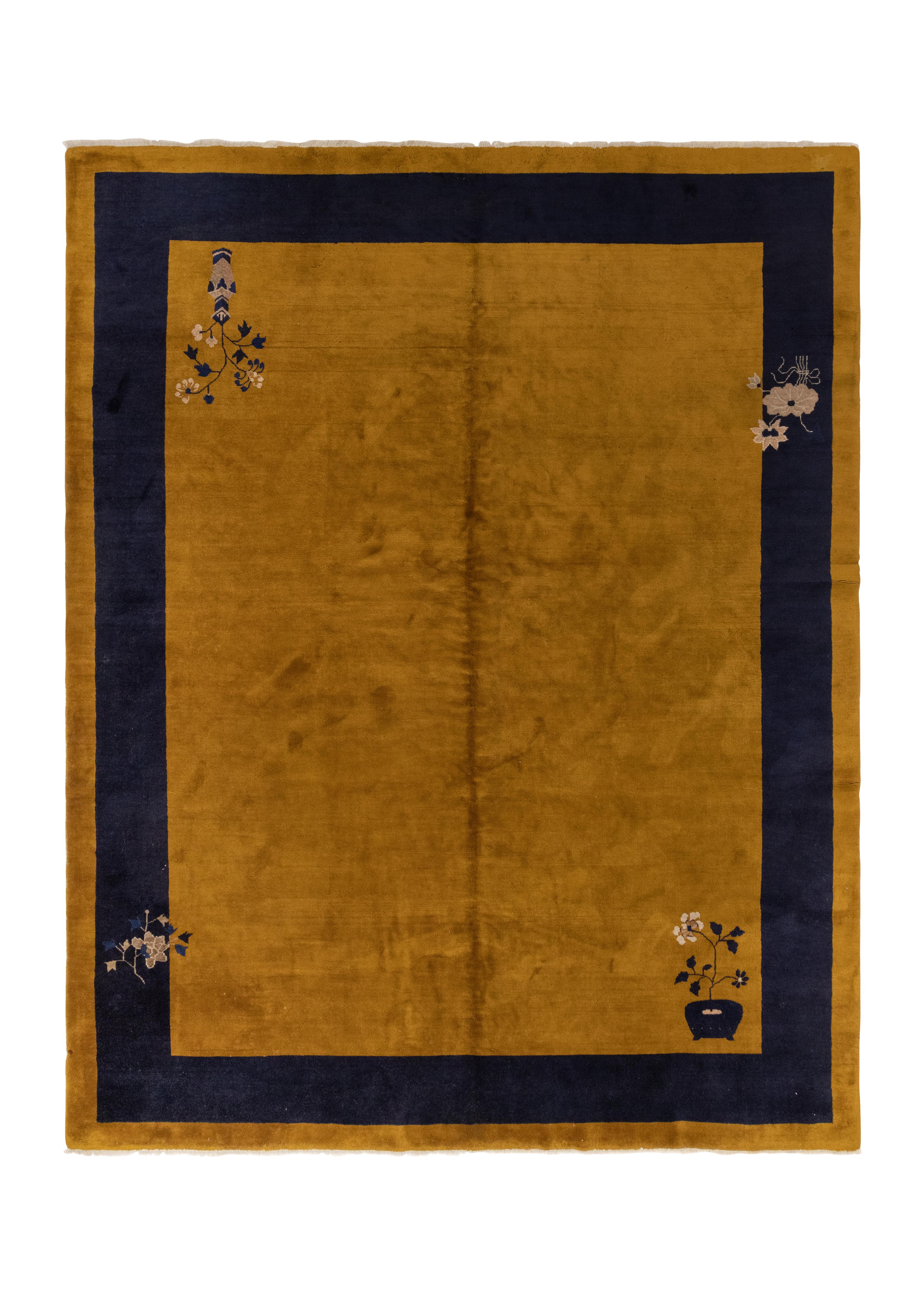 This is a Chinese Nickels Art Deco rug circa 1930s. This rug is woven with a beautiful soft wool giving it an extra shine and patina with a very simple simple pattern.