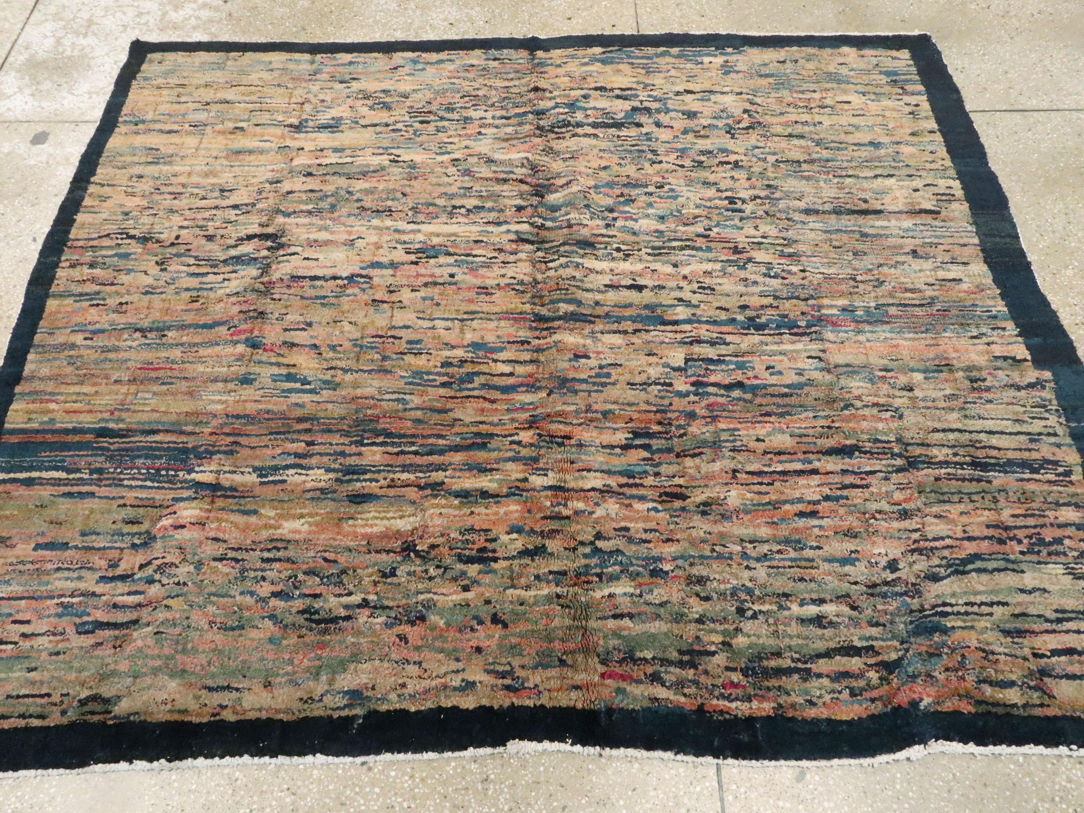 Antique Chinese Deco Rug In Good Condition In New York, NY