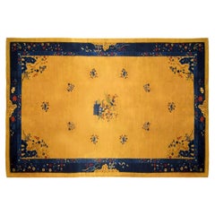 Tapis chinois ancien décoratif orientaliste de Pékin de grande taille