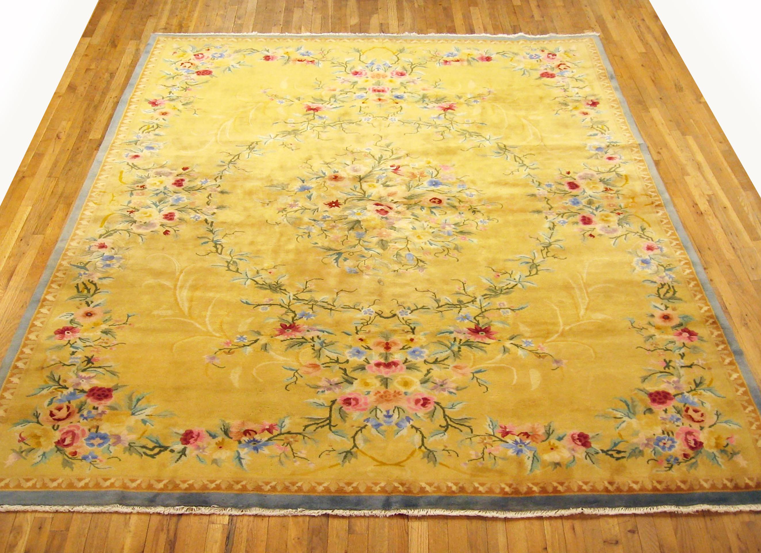 Antique Chinese Oriental carpet, size 11'5