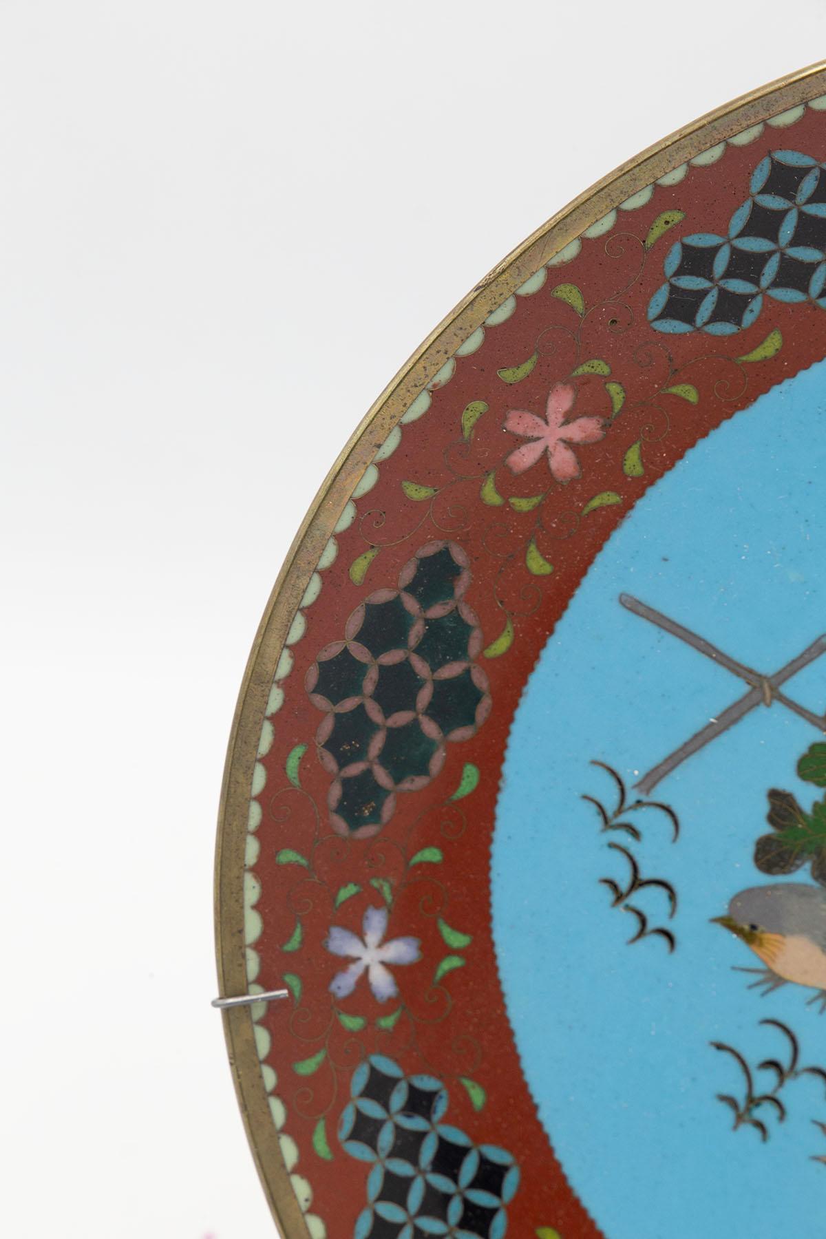 Antiker chinesischer Deko-Wandteller (Cloisonné) im Angebot