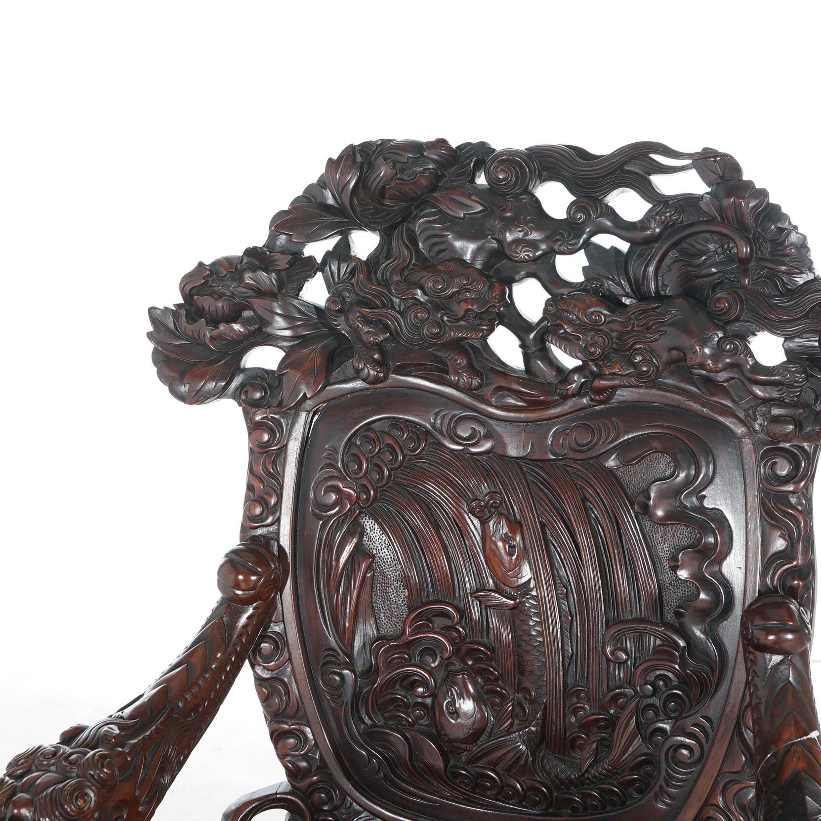 Ancienne chaise trône de roi en bois de rose sculpté profond et figuratif avec dragons, 1920 Bon état - En vente à Big Flats, NY
