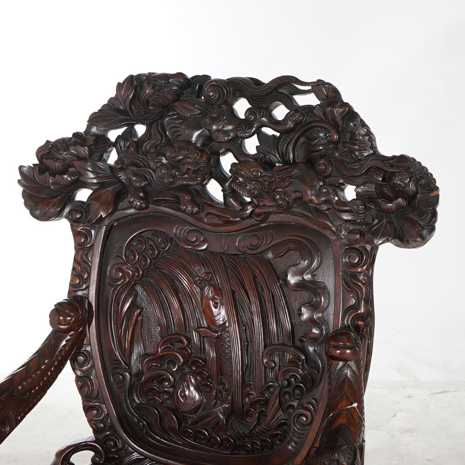 20ième siècle Ancienne chaise trône de roi en bois de rose sculpté profond et figuratif avec dragons, 1920 en vente